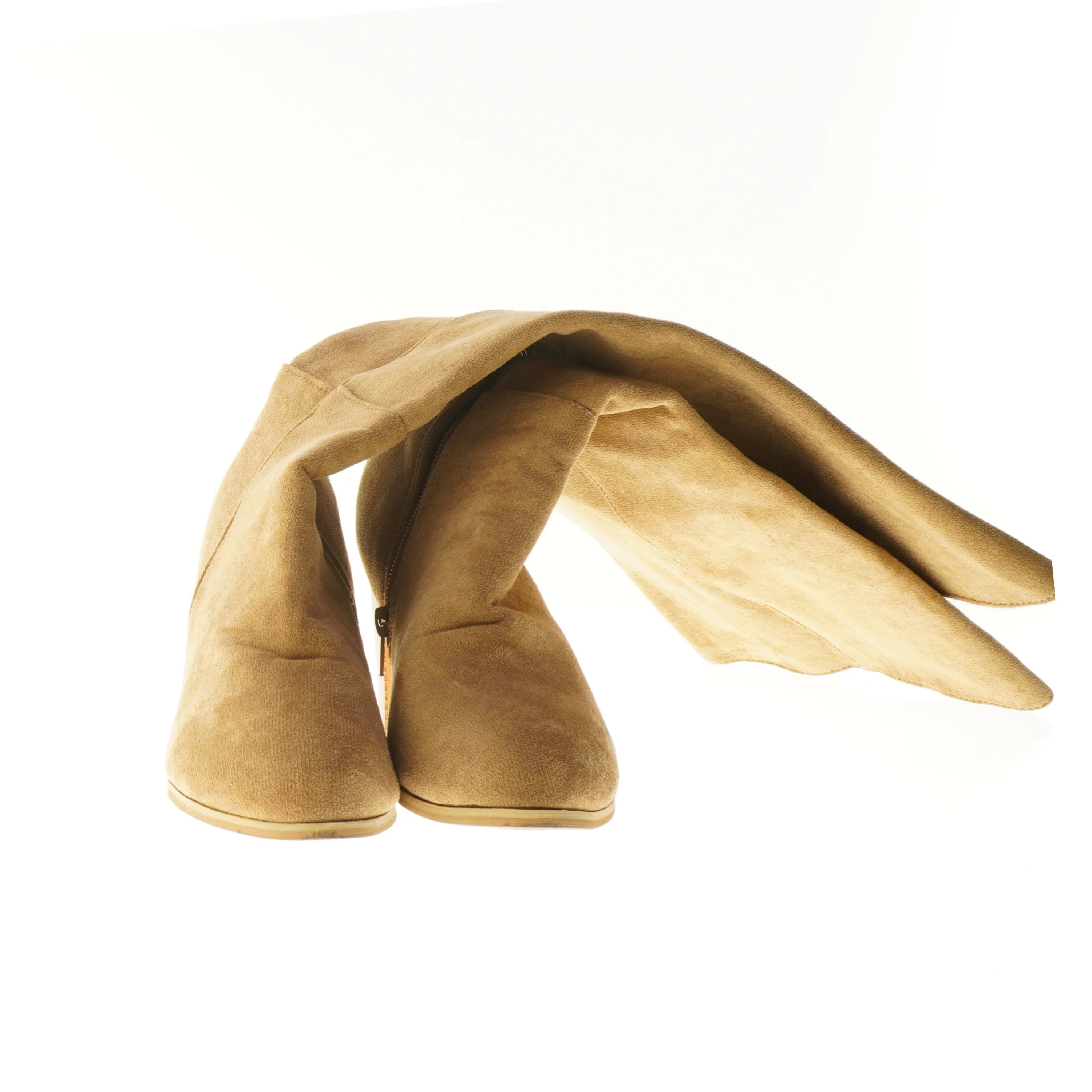 Helt nye støvler med høj hæl . 