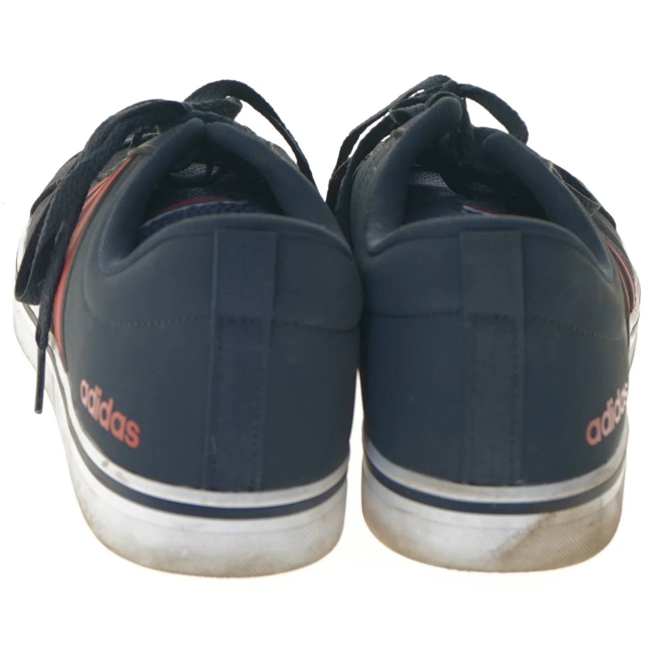 Adidas sneakers i navyblå og rød fra Adidas (str. 45,5 )