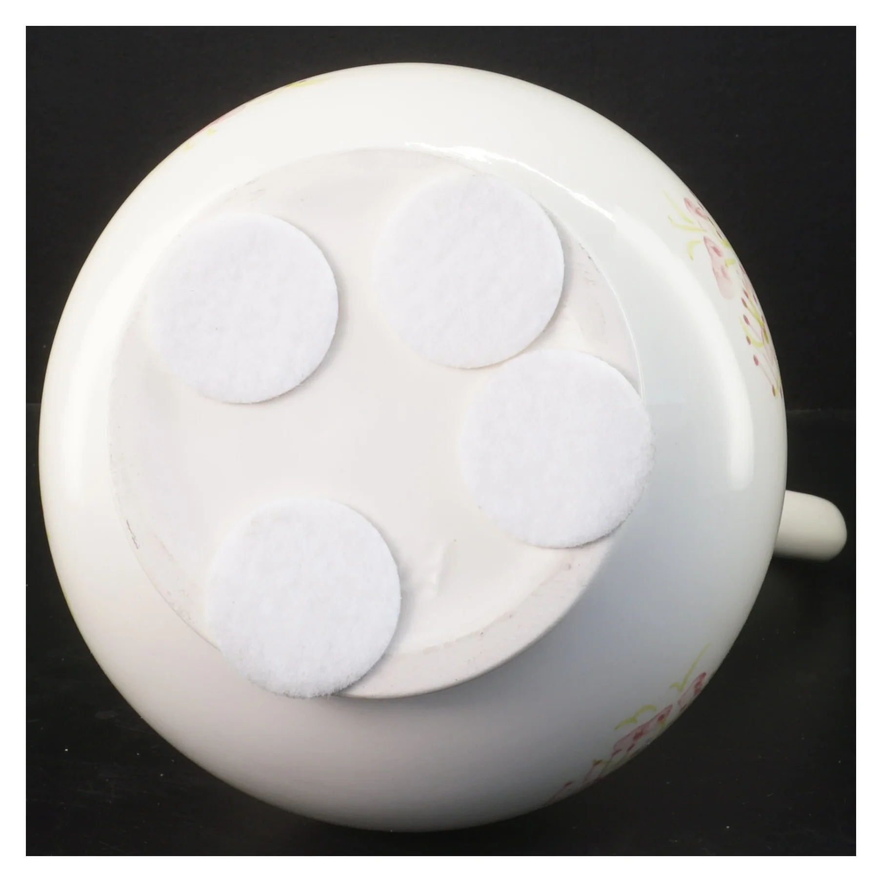 Dekorativ kande i fajance (str. 36 cm)