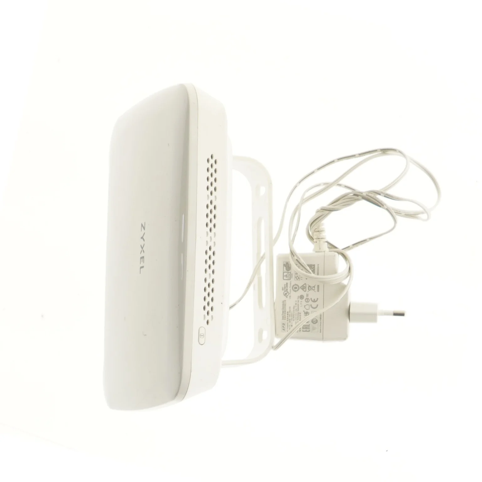 Zyxel router med adapter fra Zyxel (str. 20x15 cm)