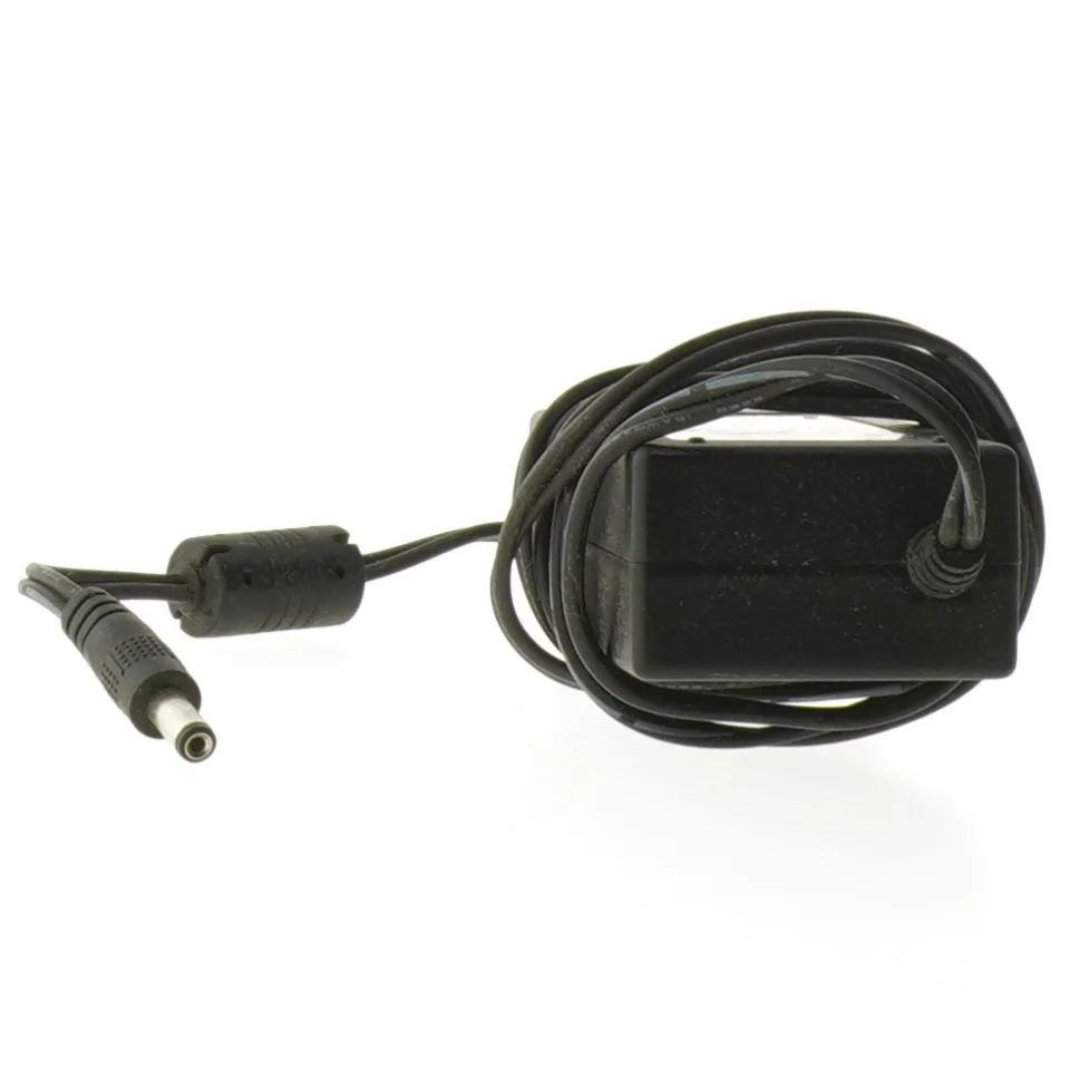Strømadapter med kabel (str. 11,5x5 cm)