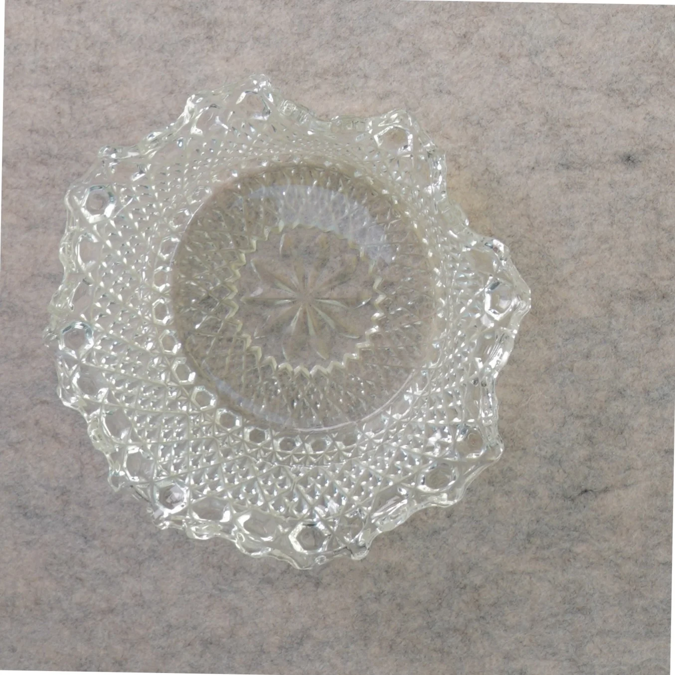 Skål i krystal (str. 18 cm)