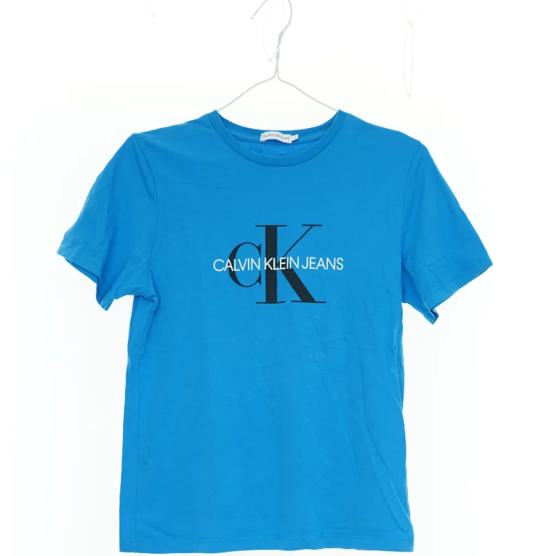 T-Shirt fra Calvin Klein (str. 164 cm)