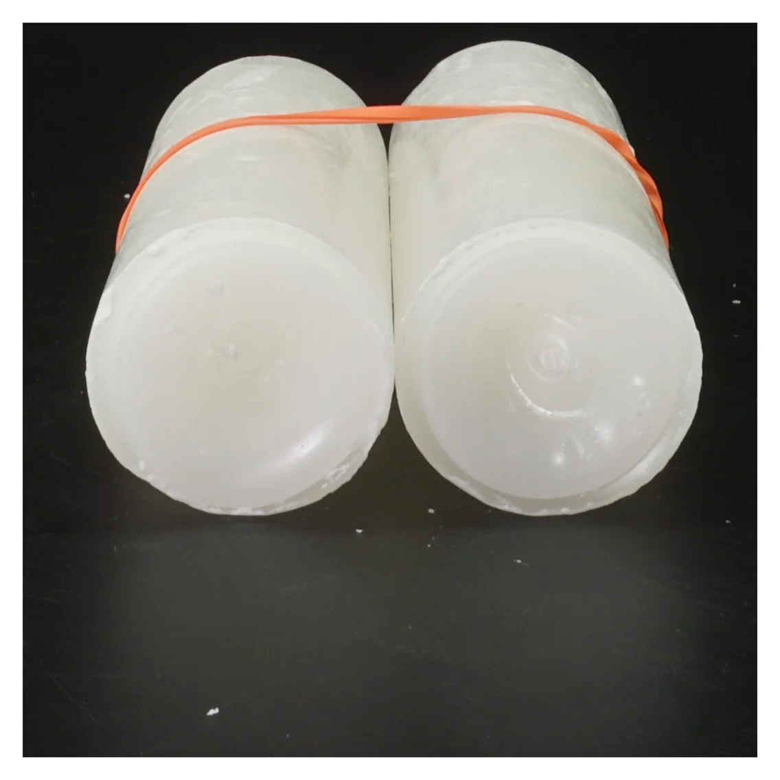 Hvide stearinlys, sæt af to (str. 15 cm)