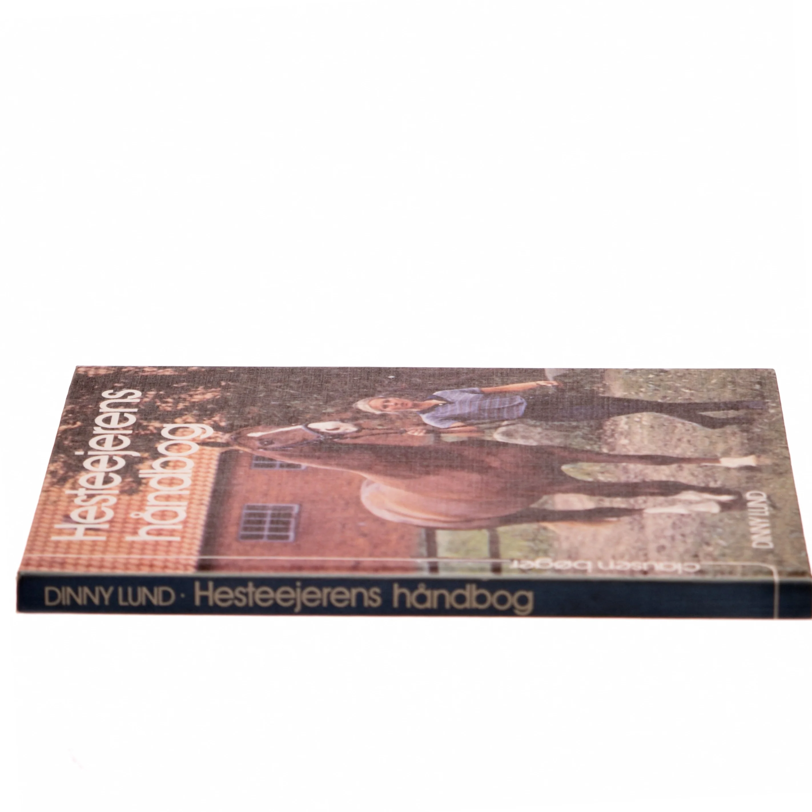 Hesteejerens håndbog af Dinny Lund (Bog)