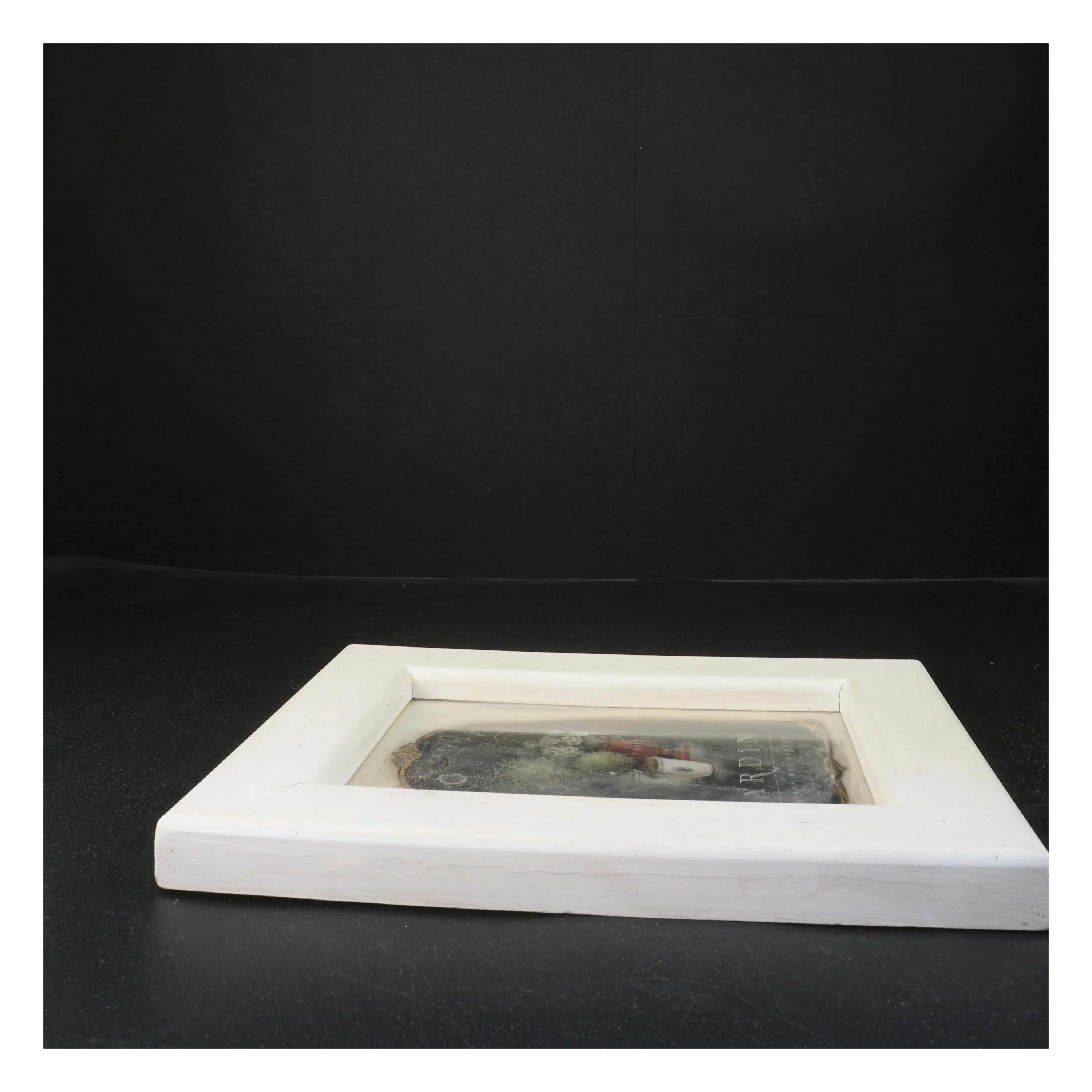 Dekorationsbillede med hvid ramme (str. 30x25 cm)