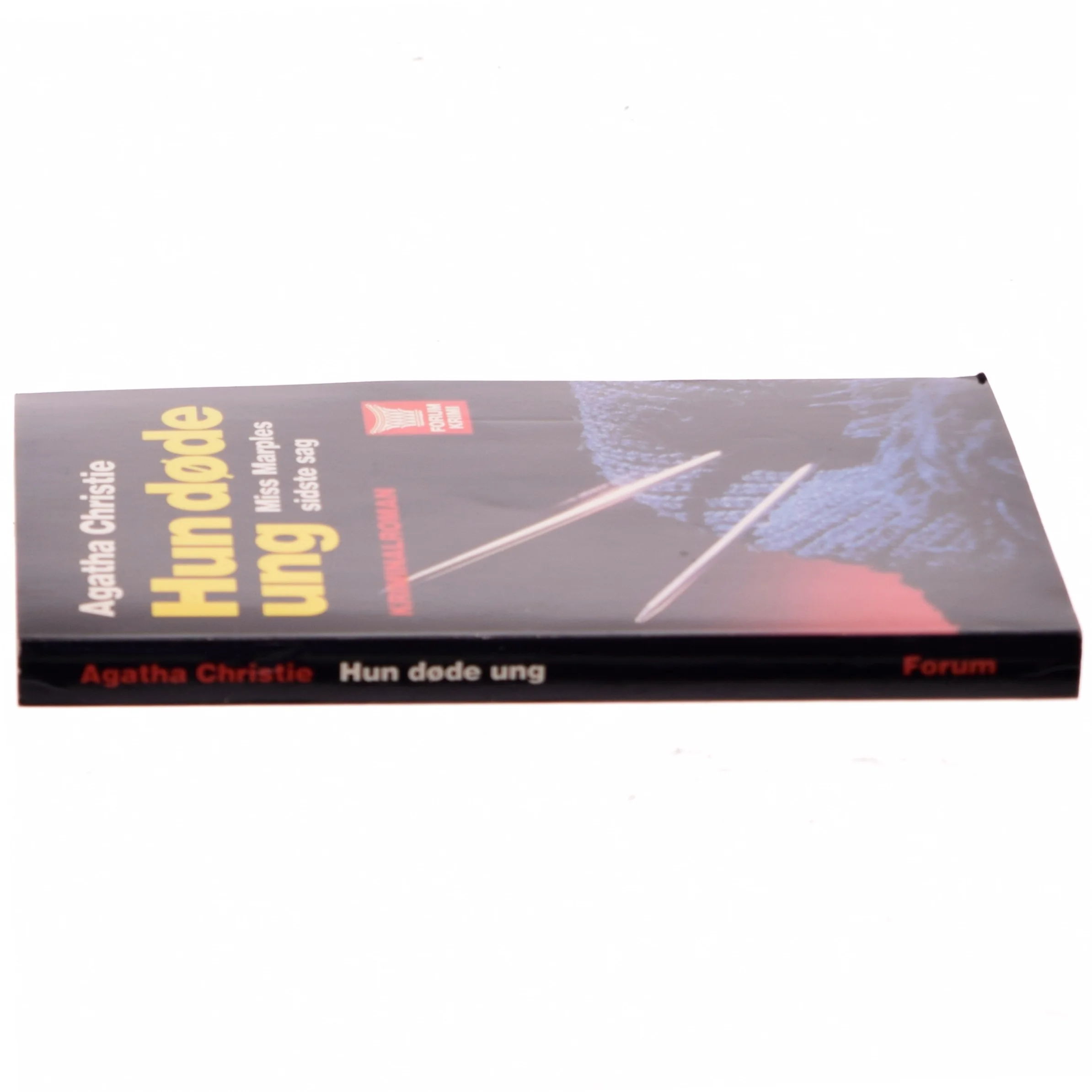 Hun døde ung af Agatha Christie (Bog)