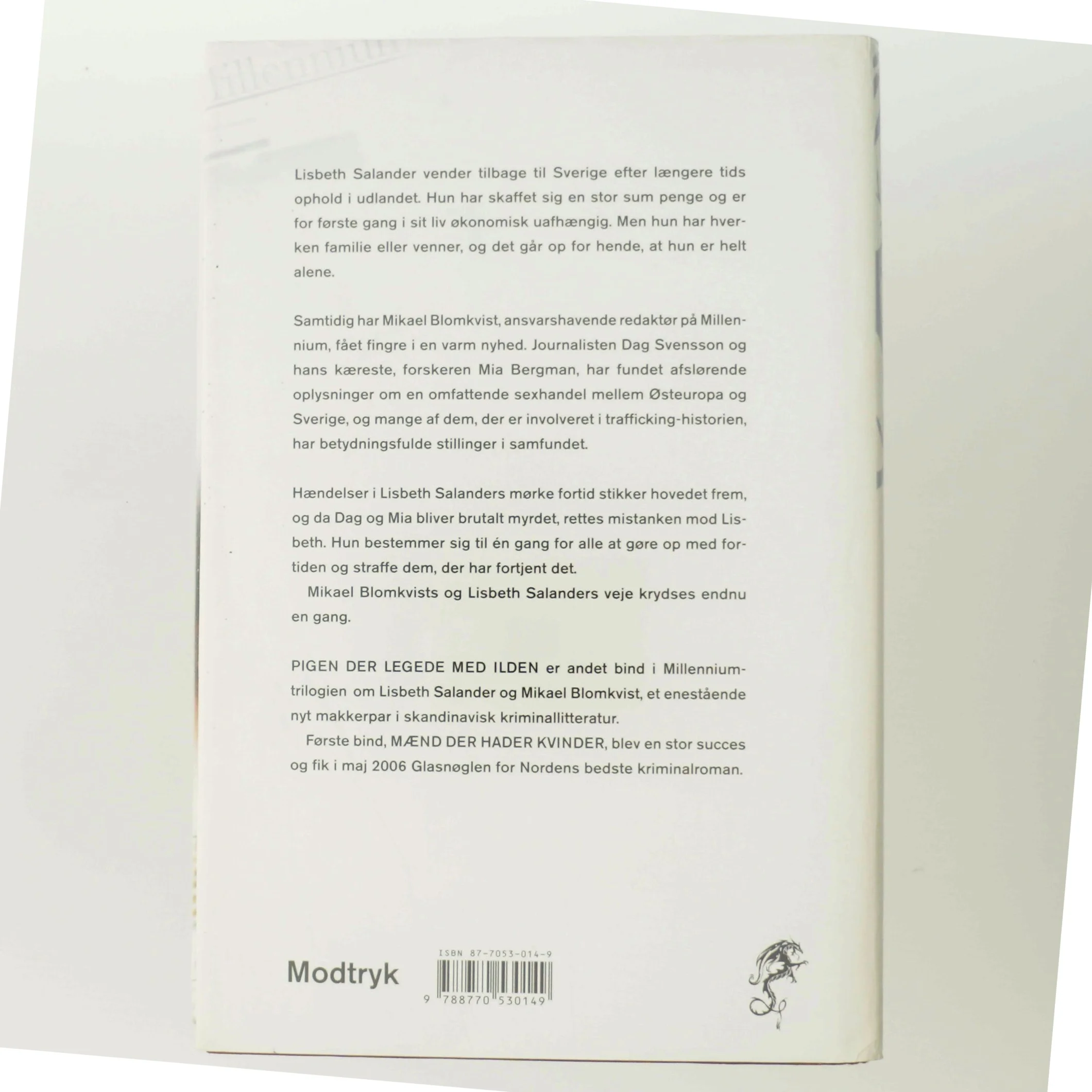 Pigen Der Legede Med Ilden af Larsson, Stieg (Bog)