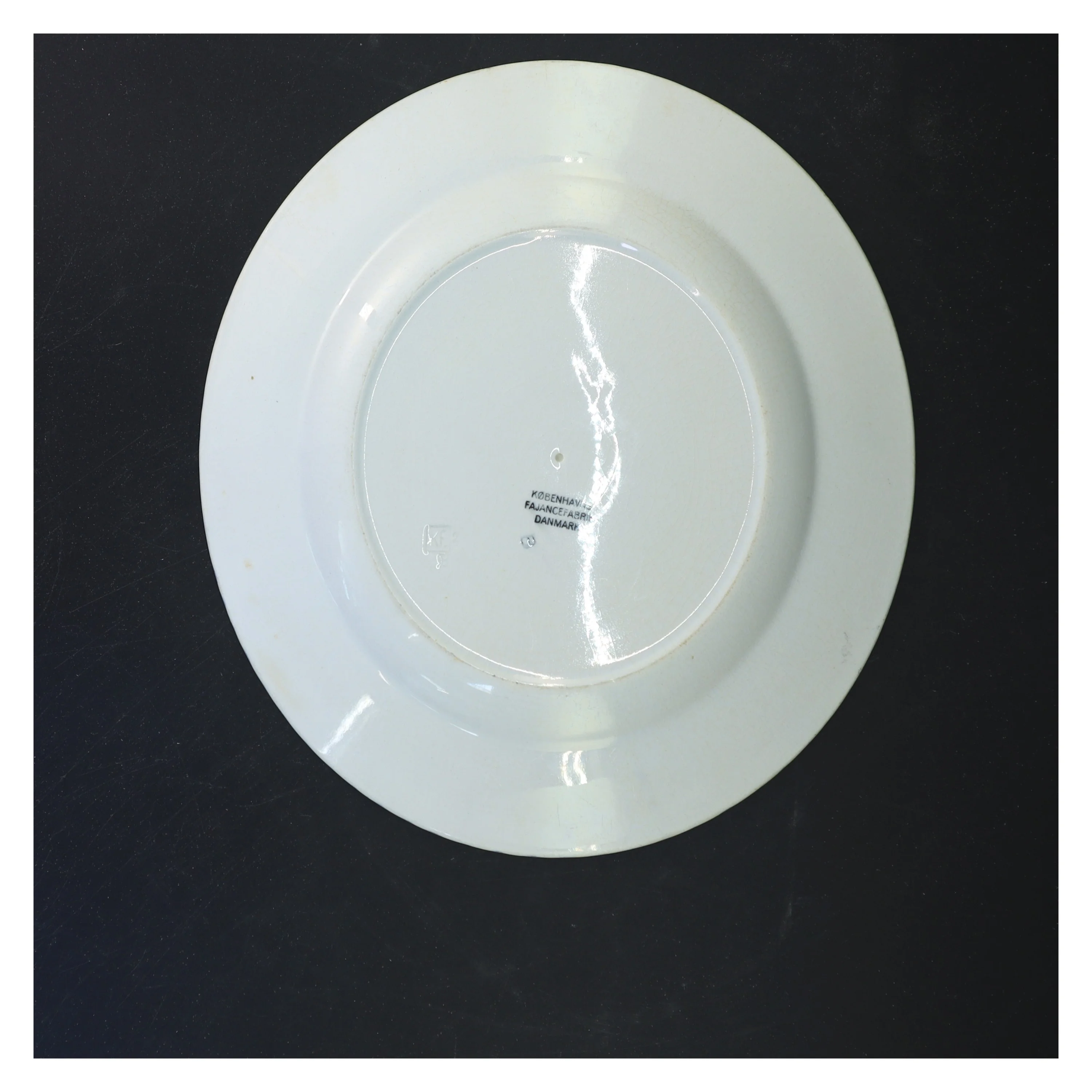 Tallerken med blomsterdesign (str. Ø 26 cm)