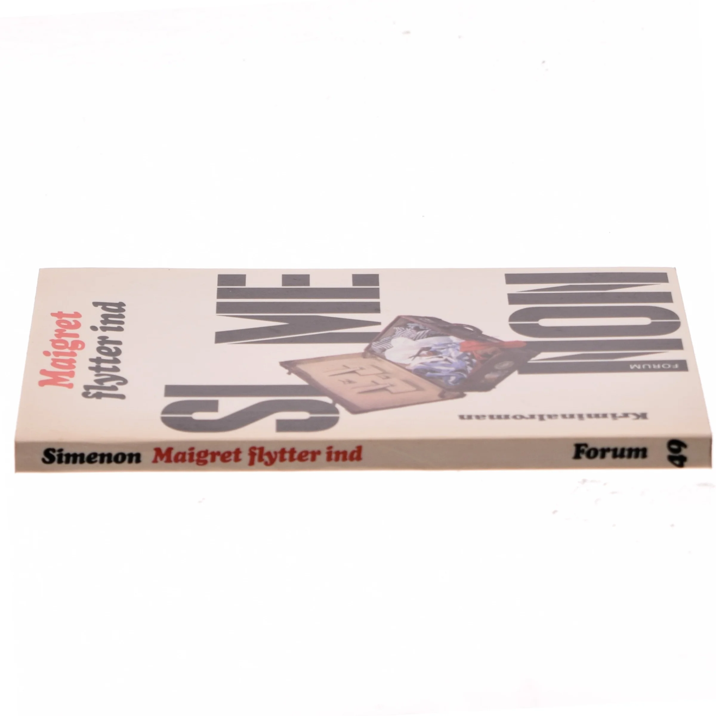 Maigret flytter ind af Georges Simenon (Bog)