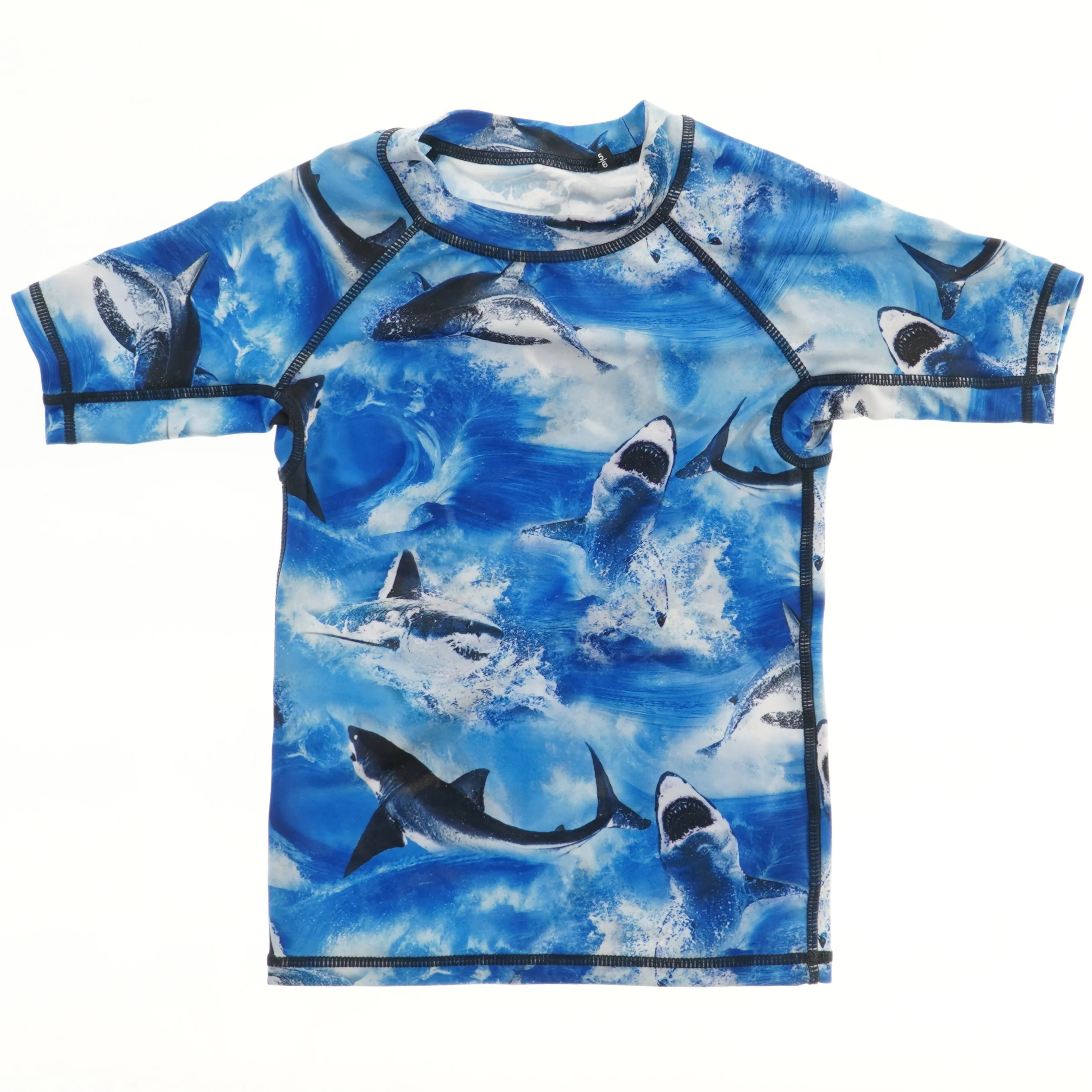 UV-bluse med hajmønster fra Molo (str. 110)