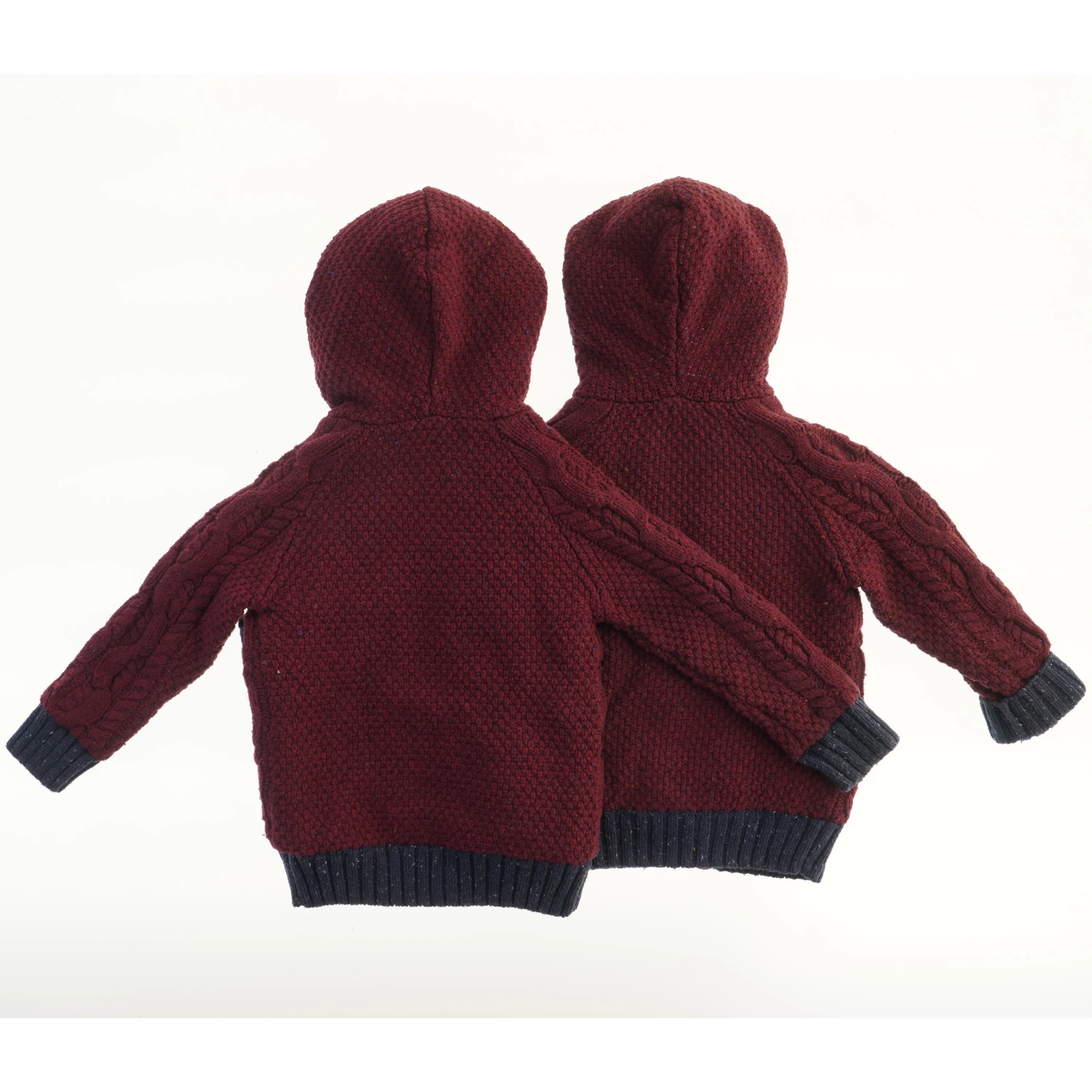 Striktrøje med hætte fra George (str. 98)