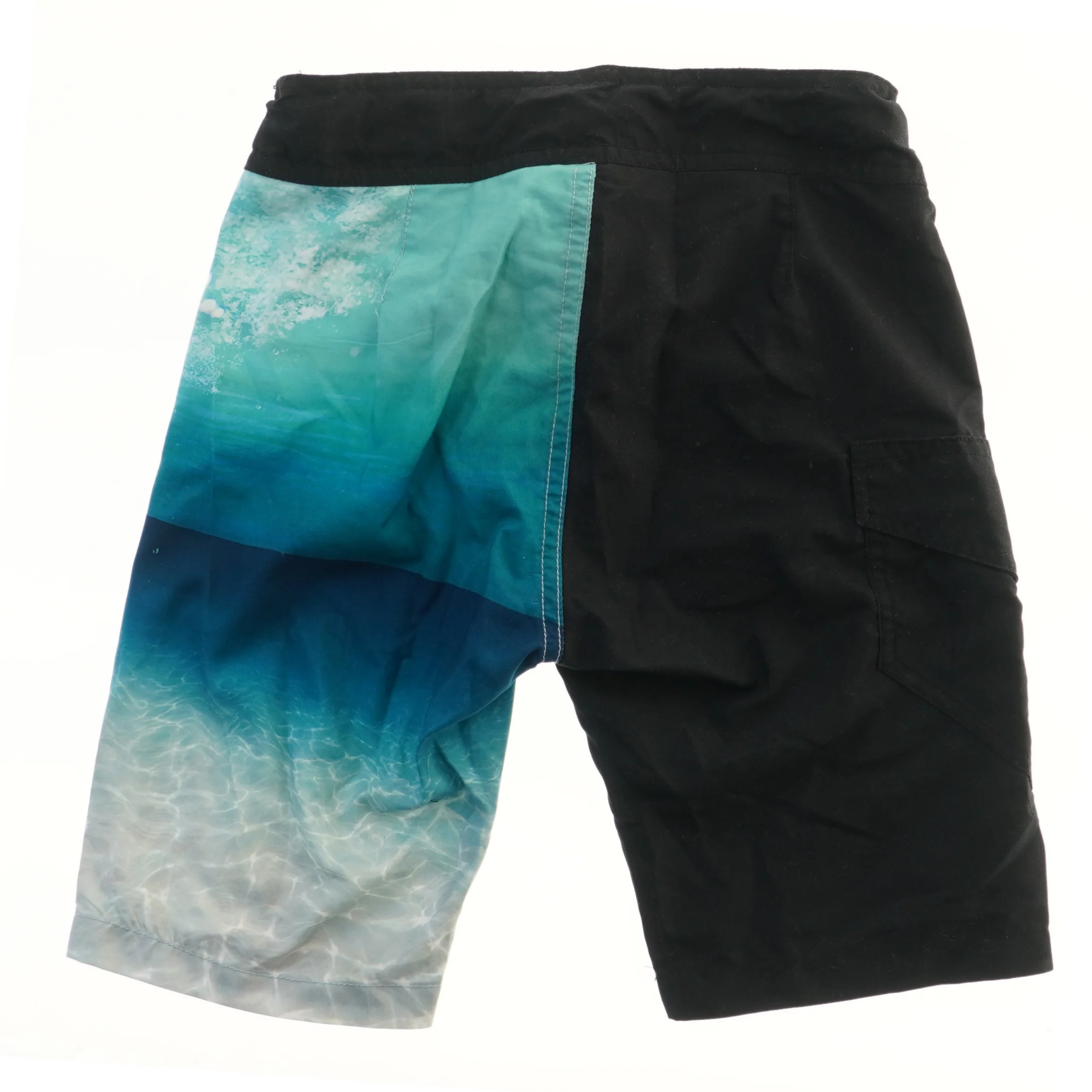 Badeshorts med surfbrætmotiv fra Molo (str. 122)