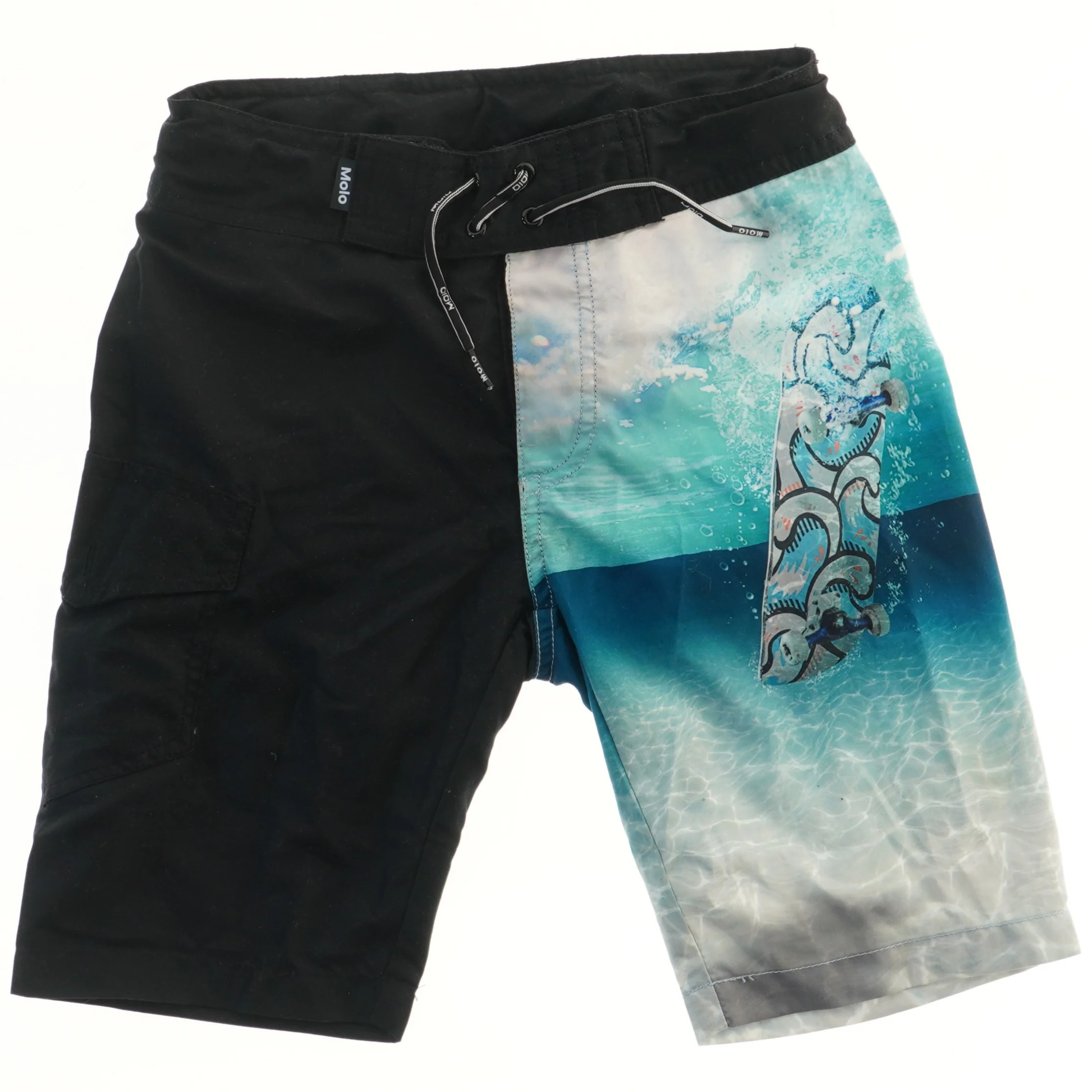 Badeshorts med surfbrætmotiv fra Molo (str. 122)
