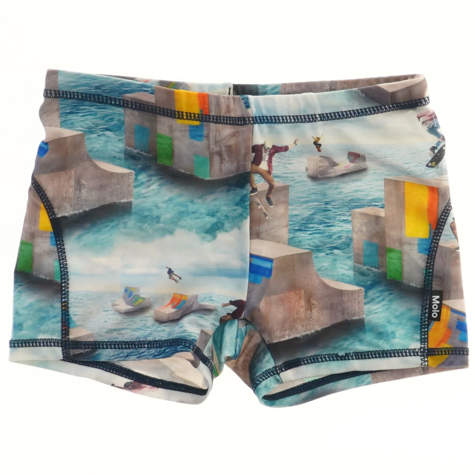 Badebukser med skate- og vandsport grafik fra Molo (str. 122)