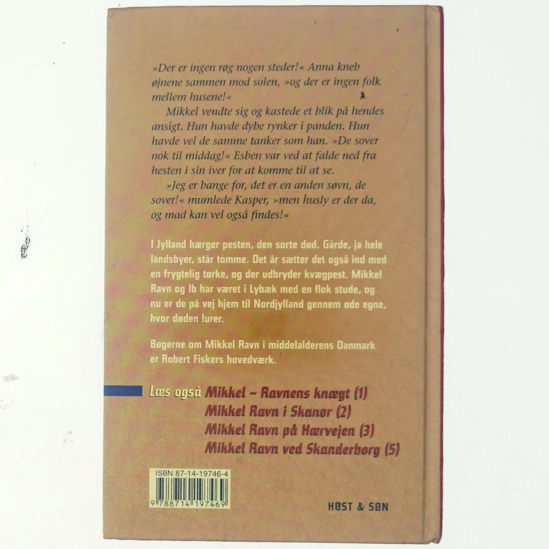 Mikkel Ravn i den døde by af Robert Fisker (Bog)