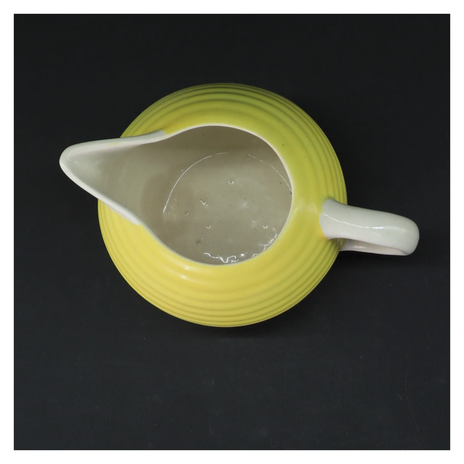 Gul keramik kande fra czechoslovakia (str. 9,5 cm)