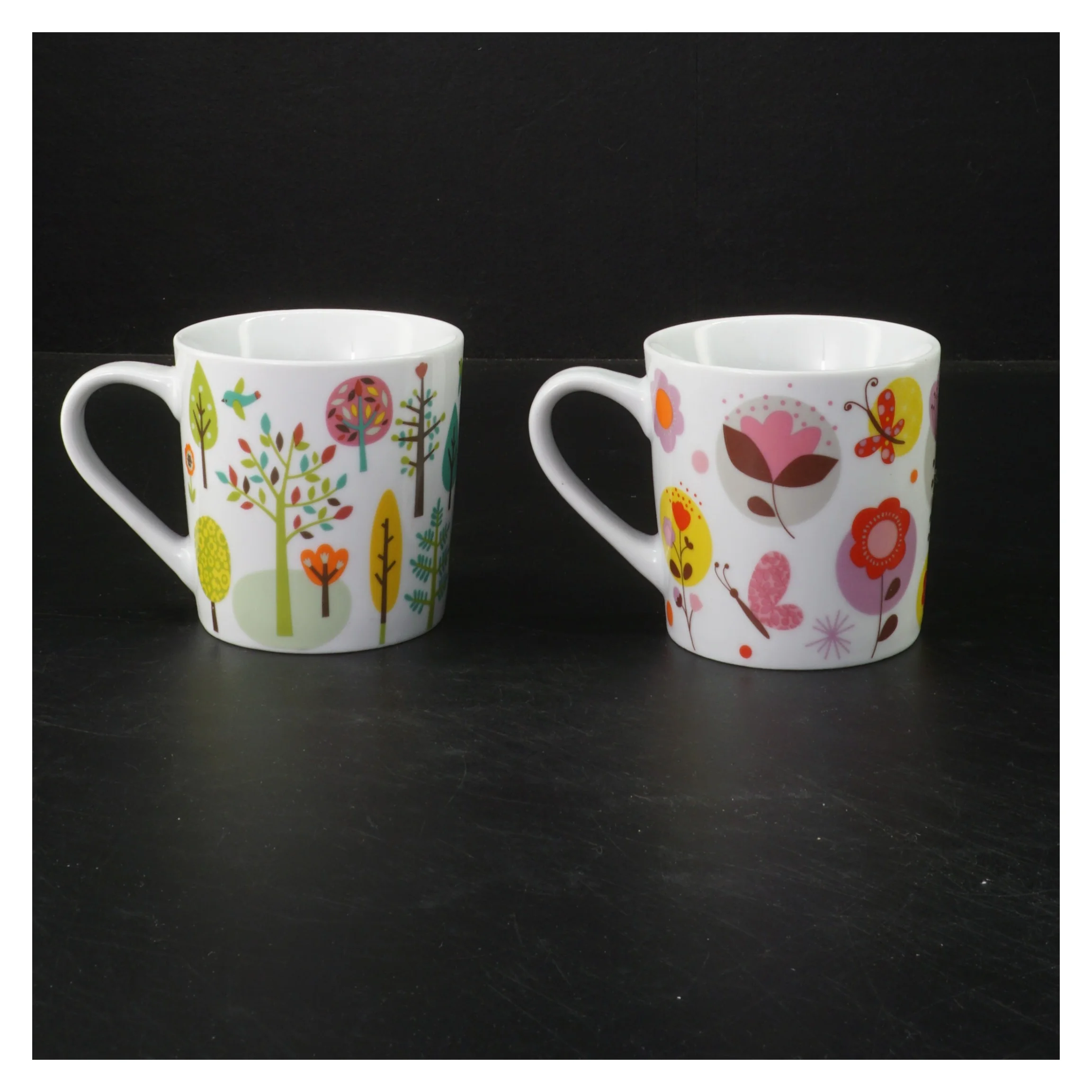 Porcelænskrus fra franake Mini Labo (str. 2 styk. ø. 8 cm. Højde. 8 cm)