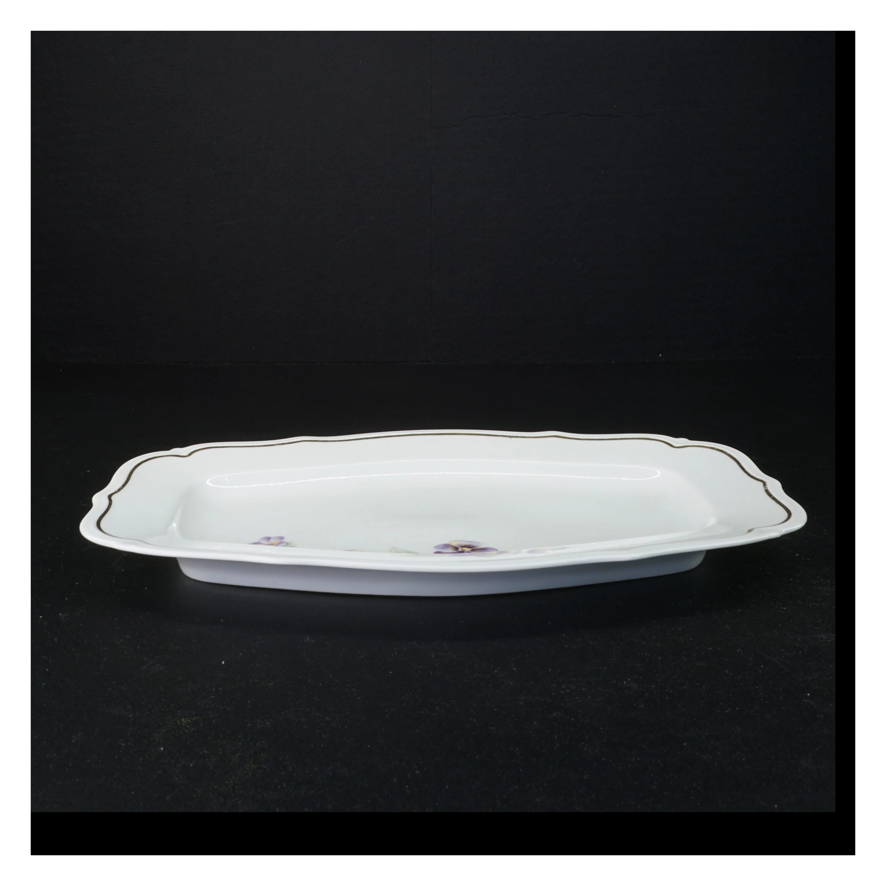 Porcelænsfad fra Bavaria (str. 33 x 21 cm)