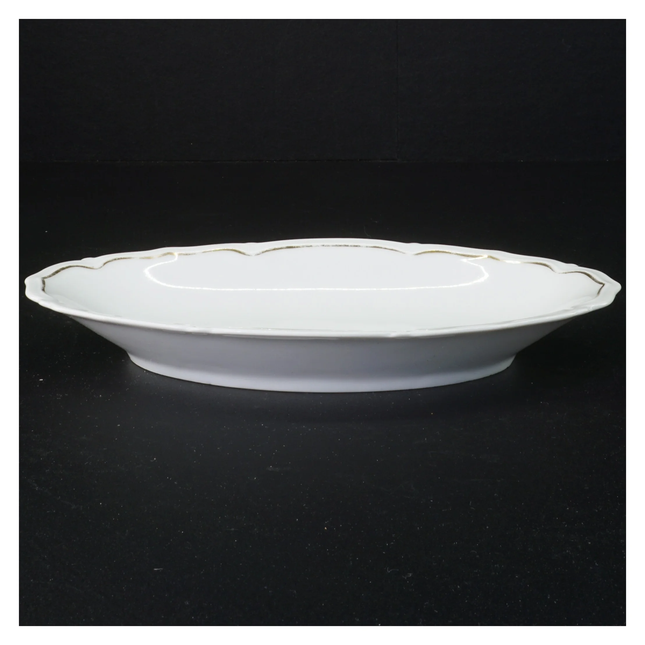 Porselænsfad med blomsterdekoration fra Bavaria (str. 25 x 14 cm)