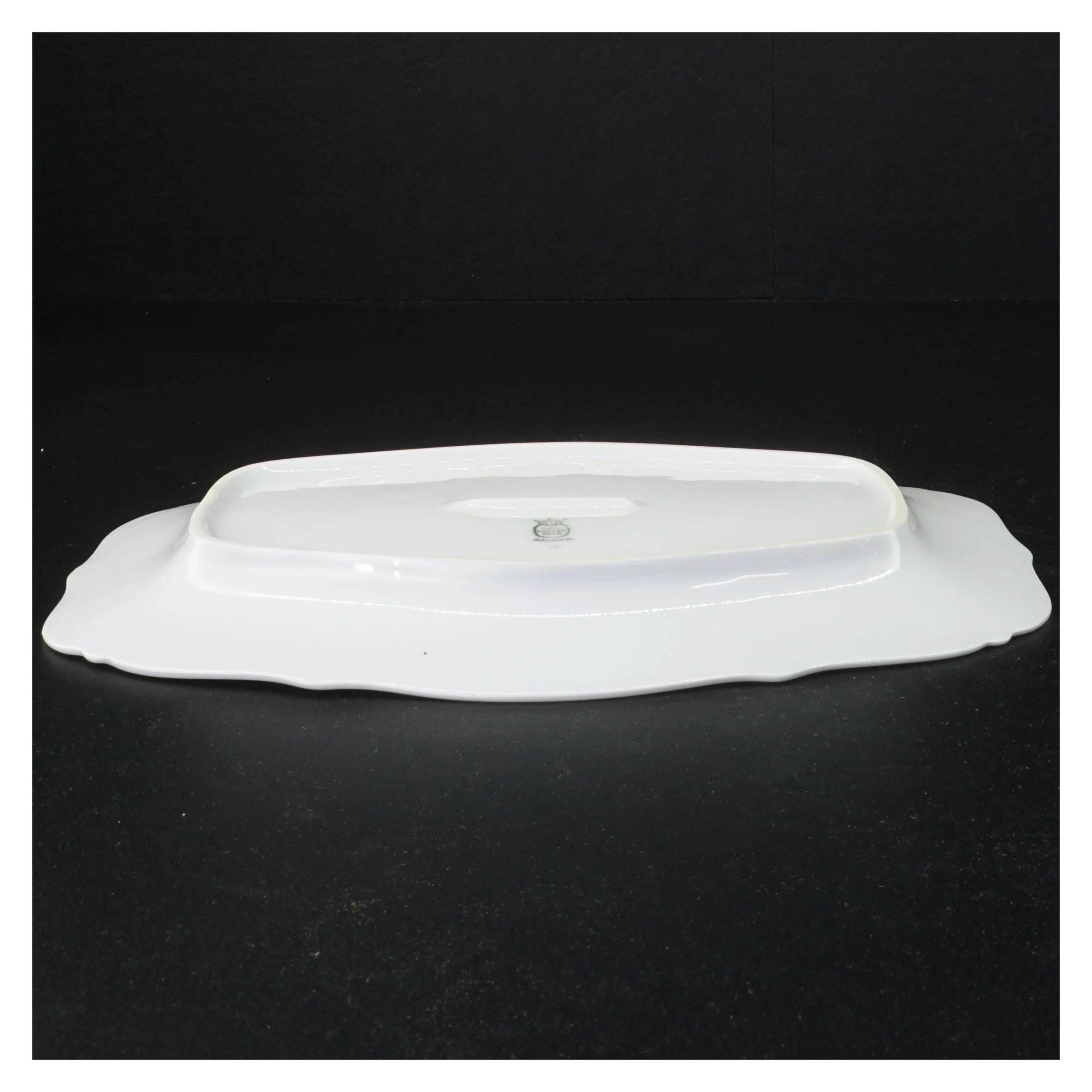 Porcelænsfad med blomstermotiv fra Bavaria (str. 28 x 19 cm)