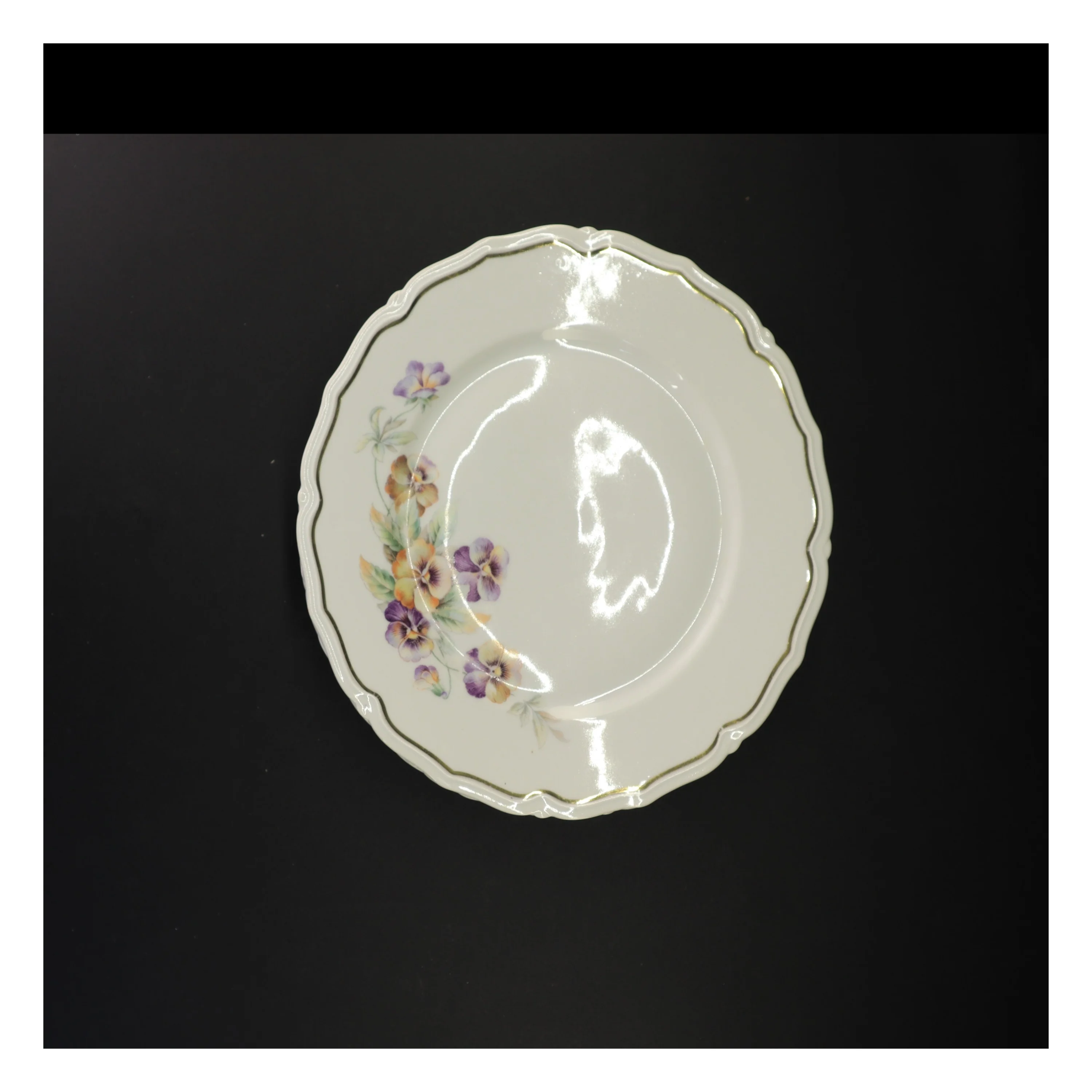 Porcelæns middags tallerkener med blomstermotiv fra Bavaria (str. Diameter 25 og en halv cm)