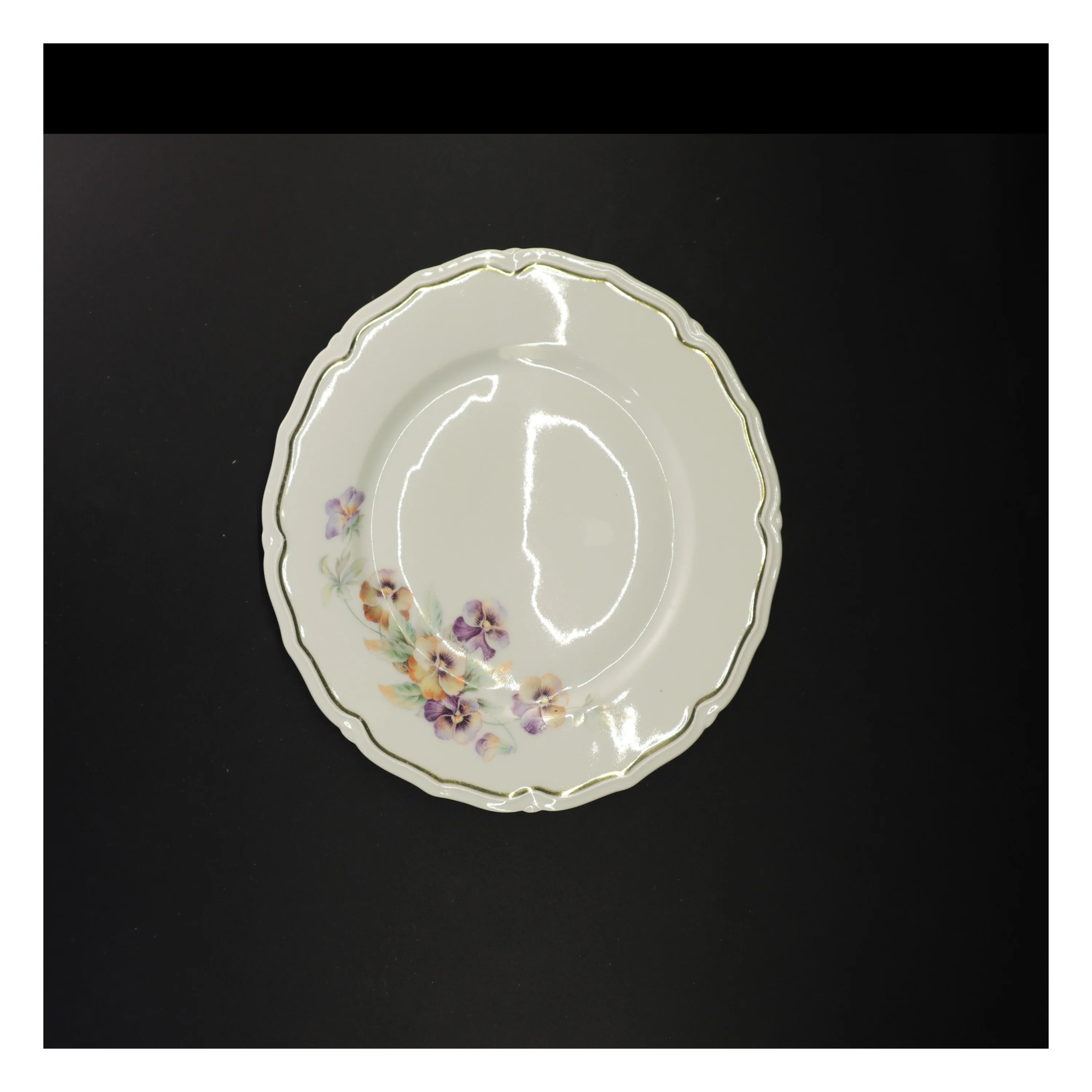 Porcelæns middags tallerkener med blomstermotiv fra Bavaria (str. Diameter 25 og en halv cm)