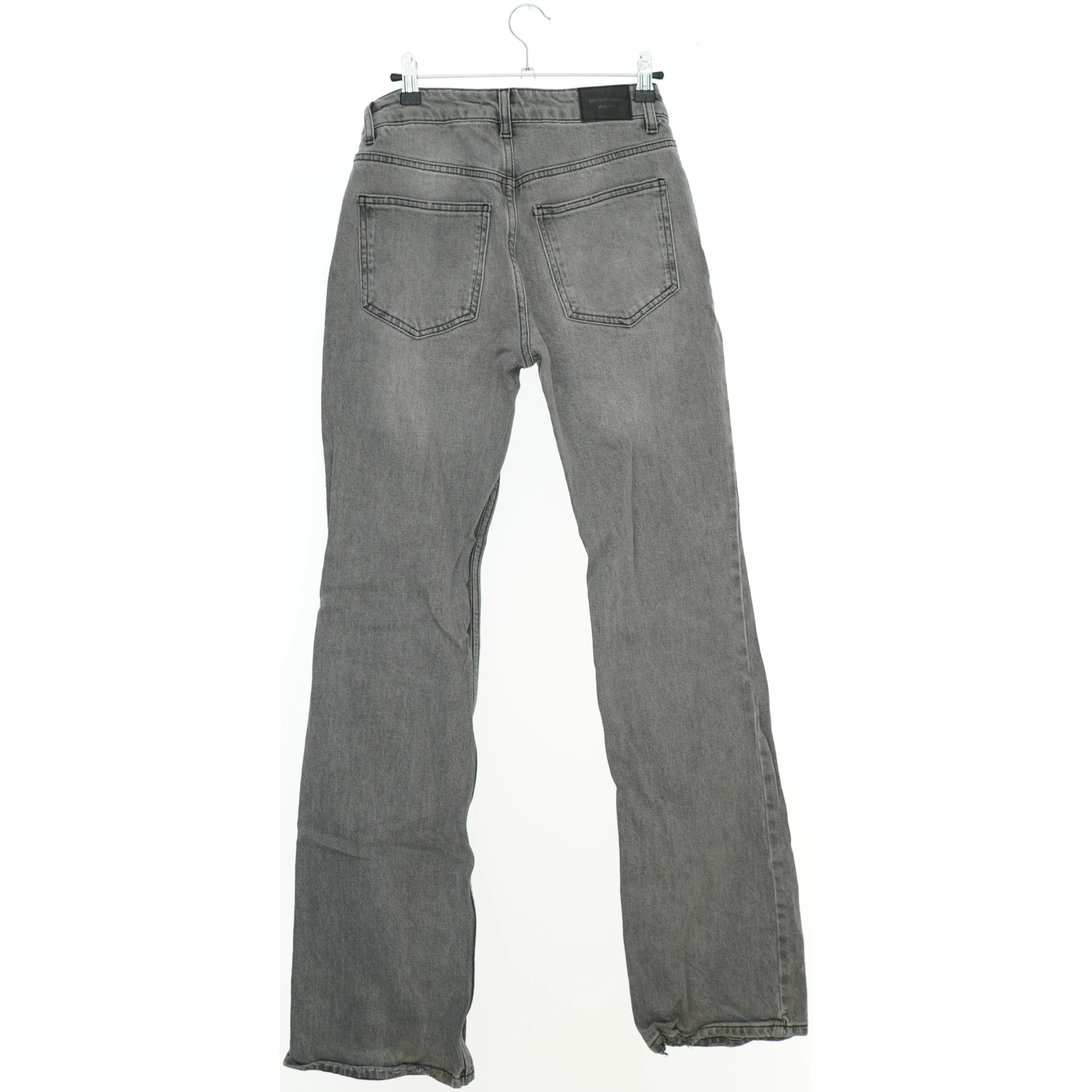 Grå jeans fra Gina Tricot (str. L)