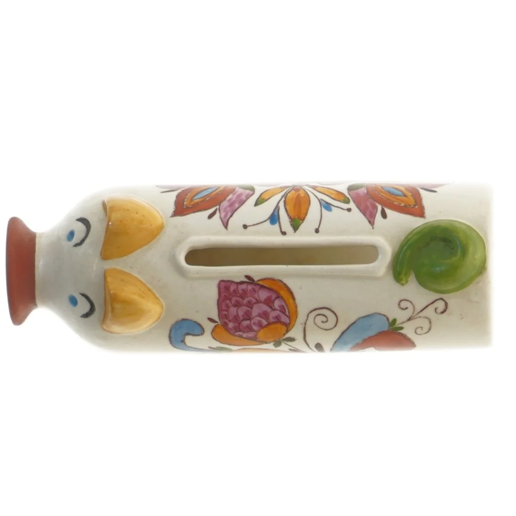 Keramisk sparegris med dekorationer (str. 21 cm)