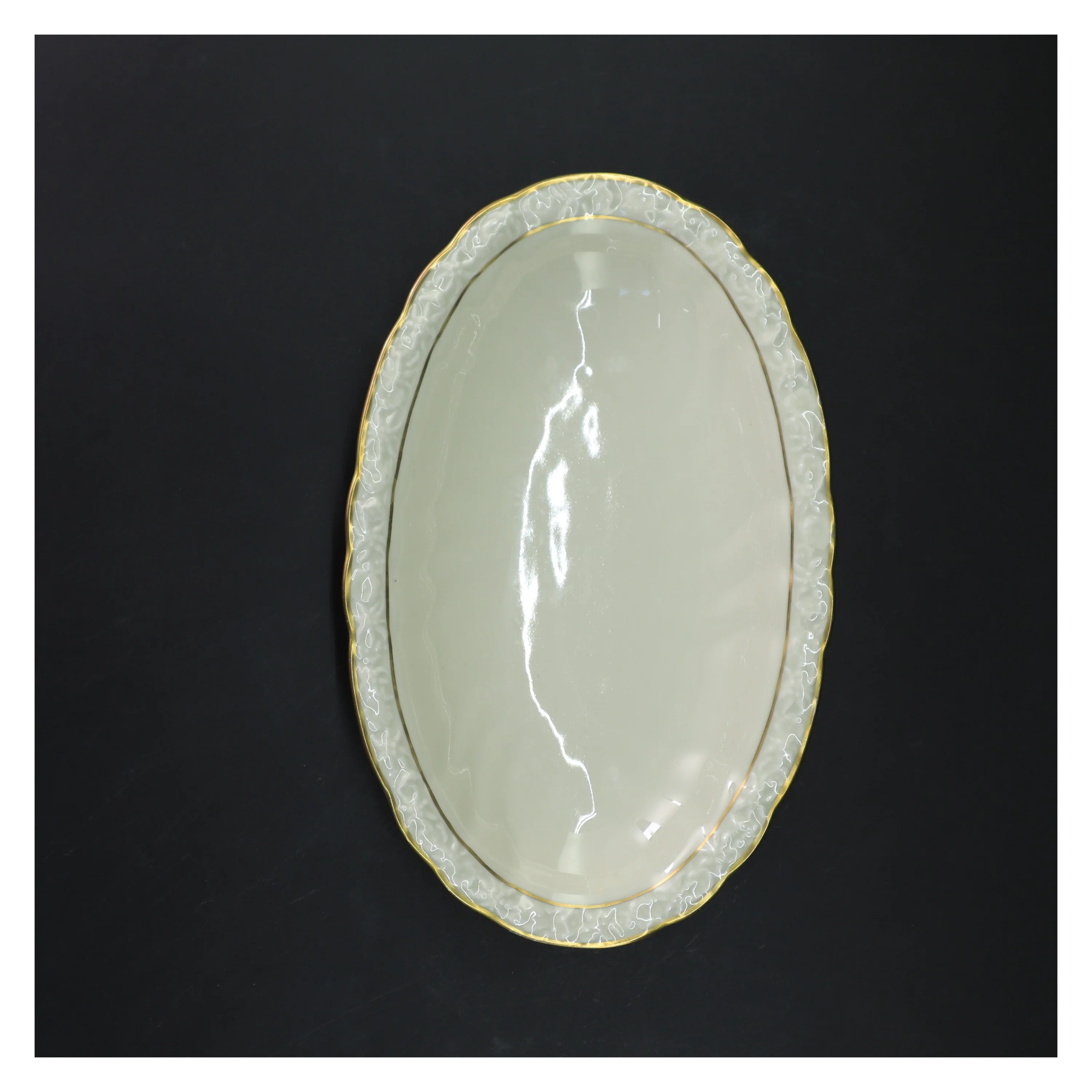 Porcelænsfad med guldkant fra Edelweiß (str. 25x16 cm)