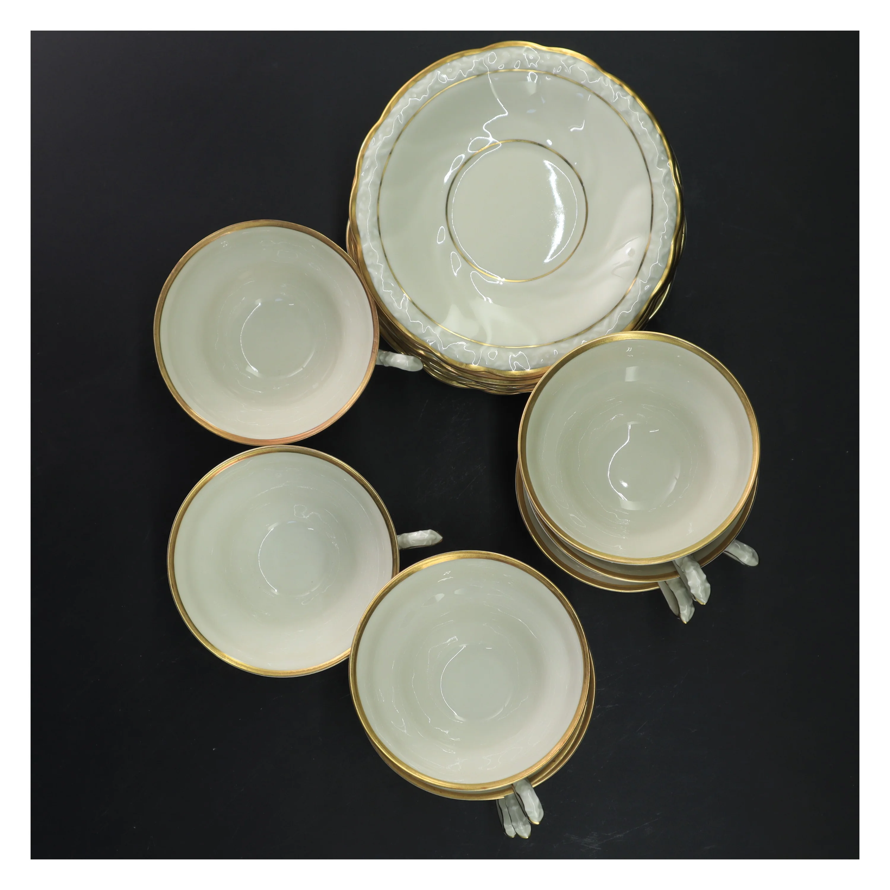 Porcelænssæt med kopper og underkopper fra Edelweiß (str. Ø 14. Kop ø 9,5x h6 cm)