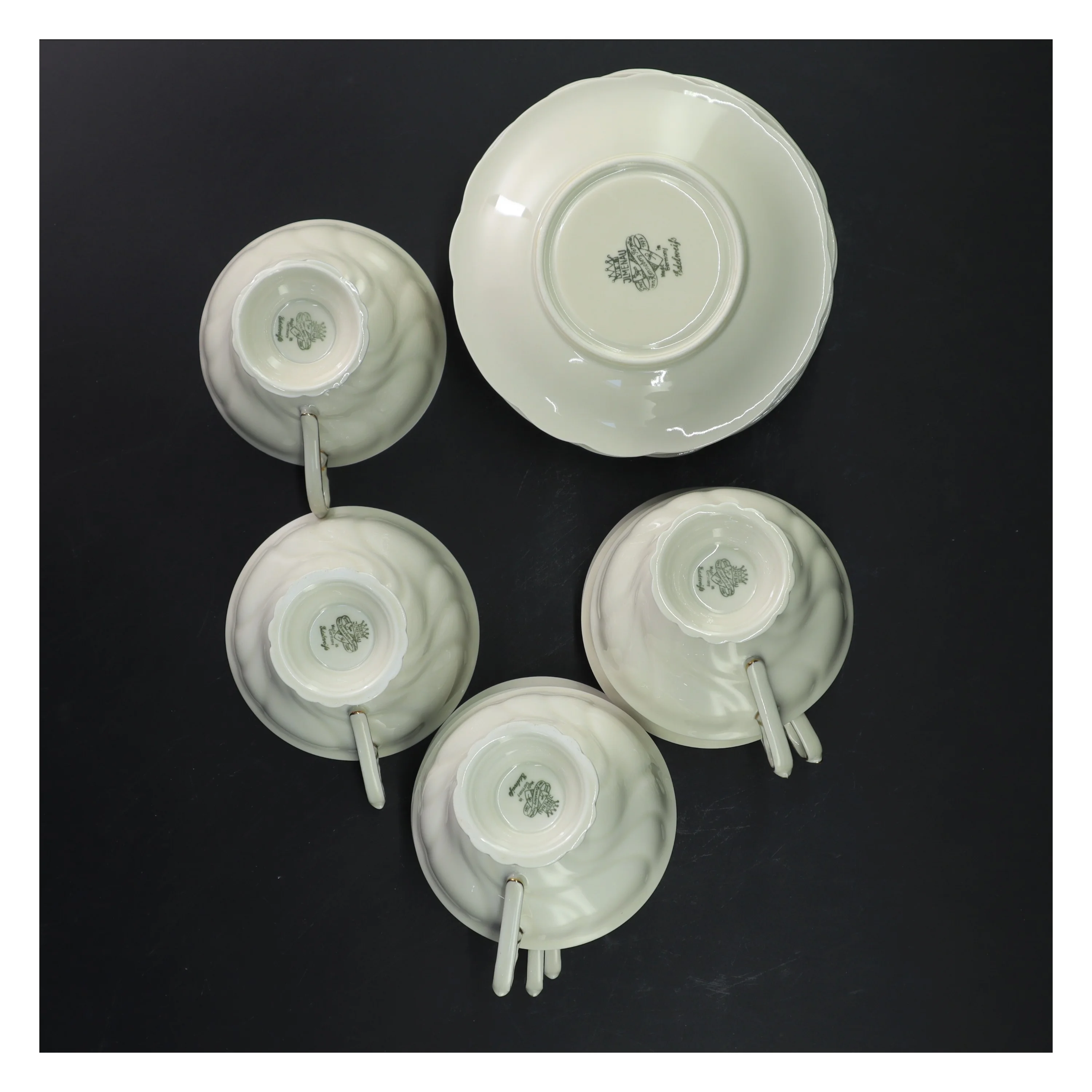 Porcelænssæt med kopper og underkopper fra Edelweiß (str. Ø 14. Kop ø 9,5x h6 cm)