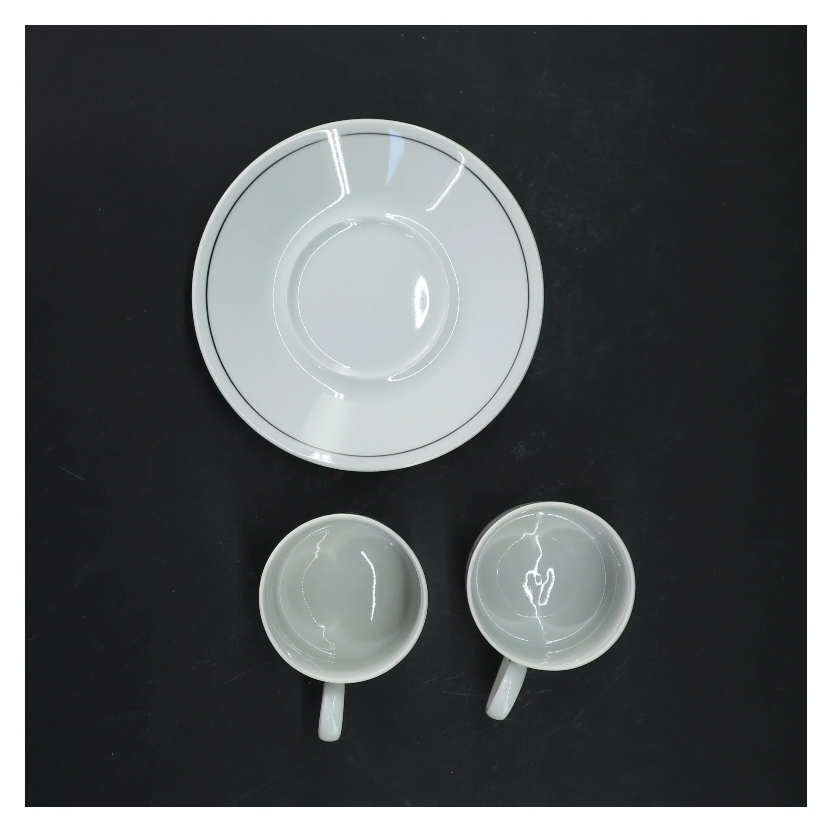 Porcelænssæt med kopper og underkopper fra Tirschenreuth (str. Ø 13xh7 cm)