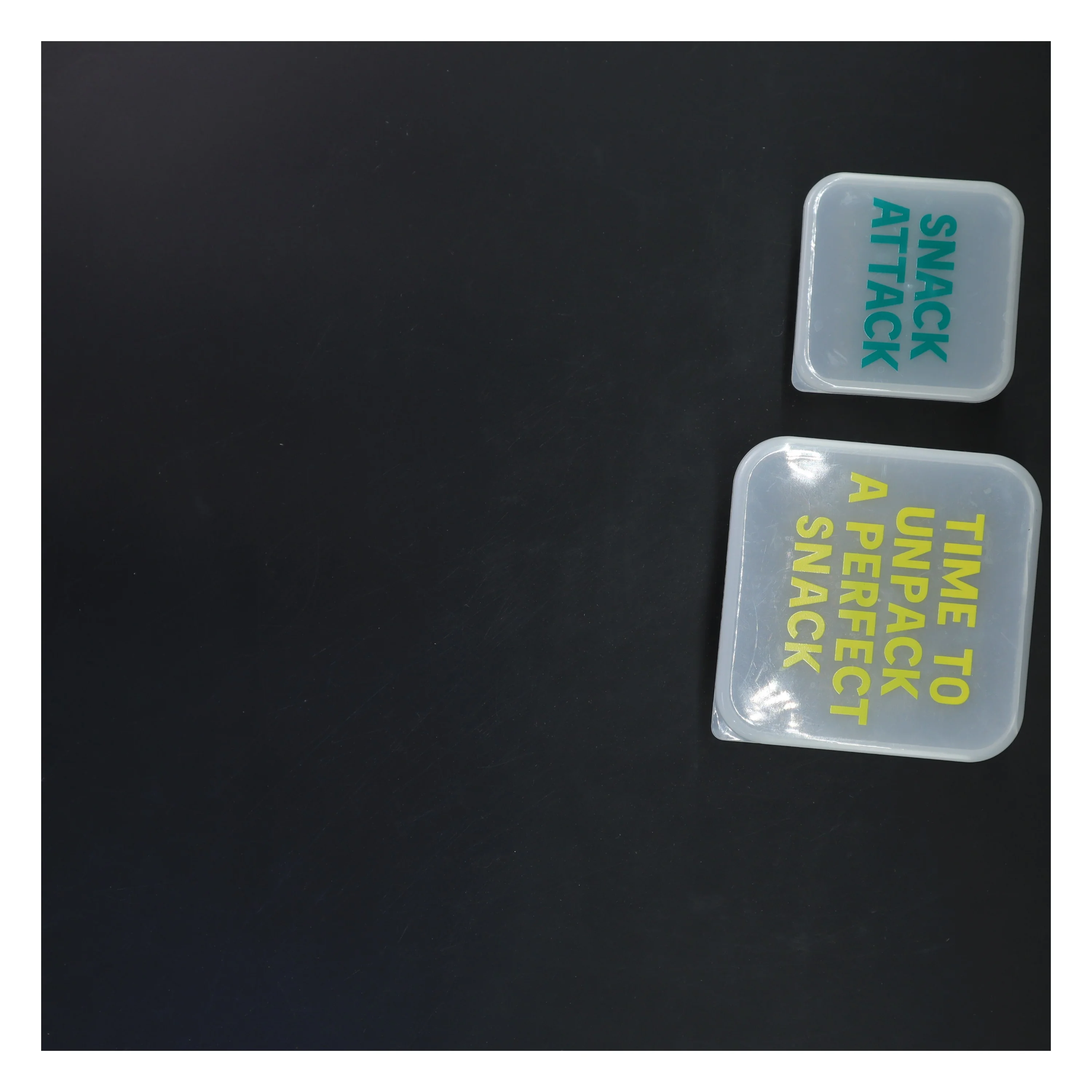 Sæt af plastik madkasser (str. 12x12x6 cm)