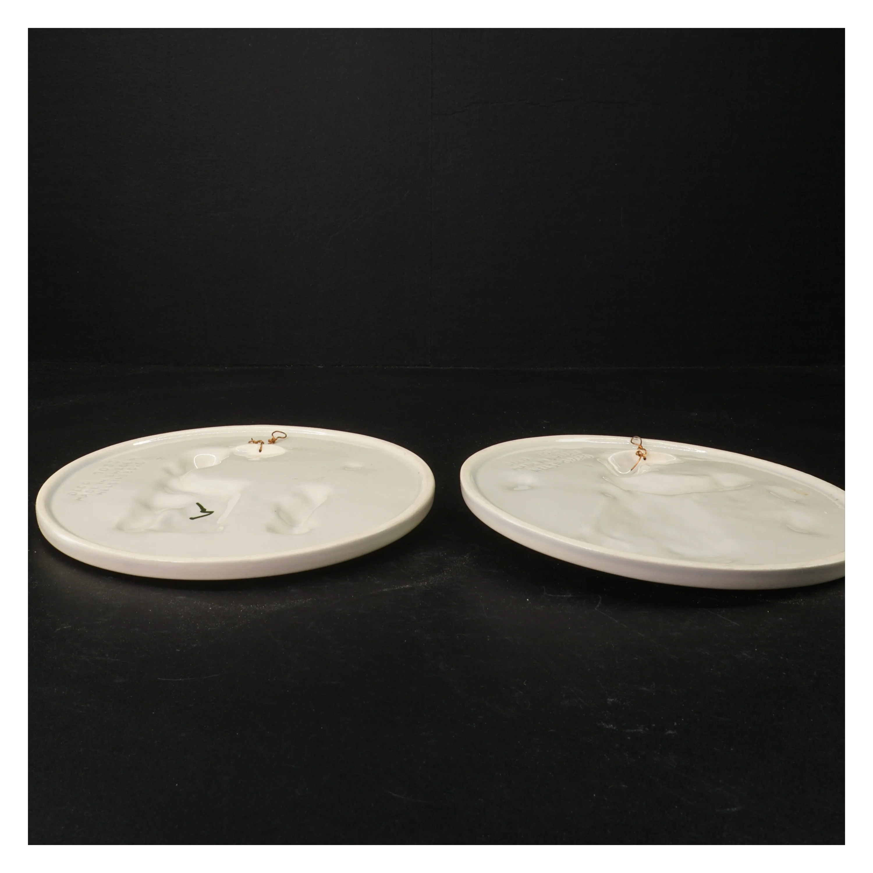 Dekorative porcelænsplatter (str. Ø 18,5 cm)