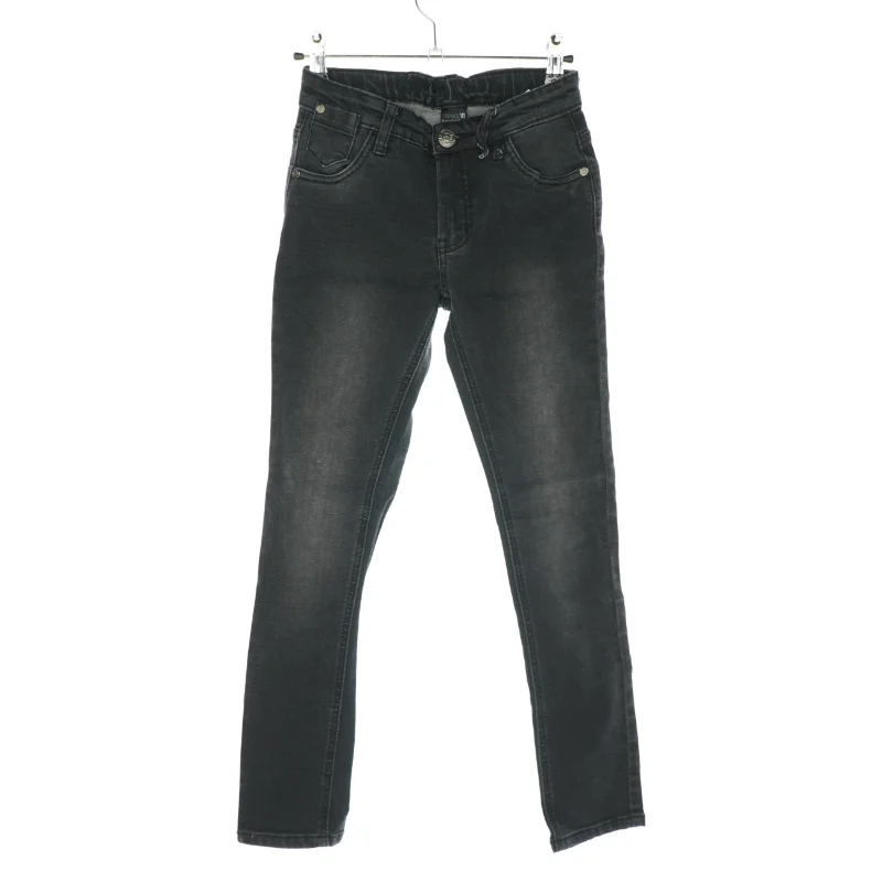 Jeans fra DNG (str. 140 cm)