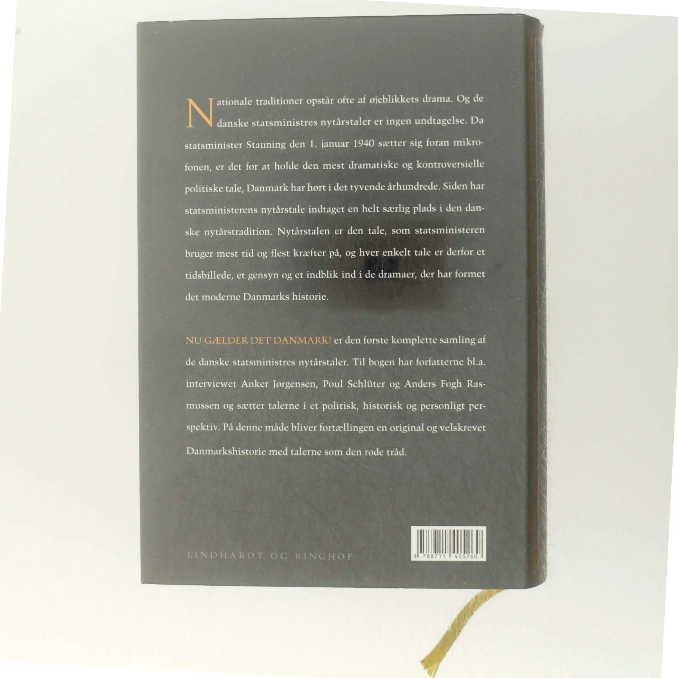 Nu gælder det Danmark! : statsministrenes nytårstaler af Eva Fischer Mellbin (Bog)