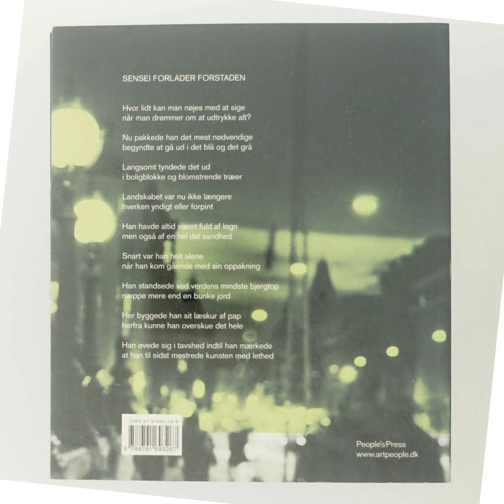 Sensei forlader forstaden : digte af Kim Skotte (Bog)