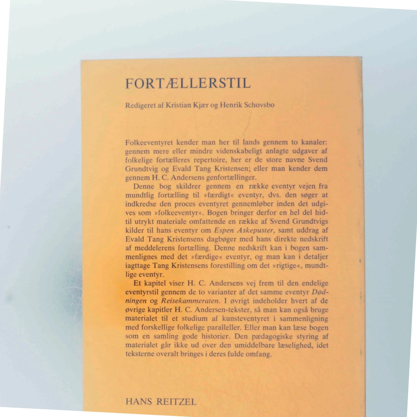 Fortæller stil fra Hans Reitzels Forlag