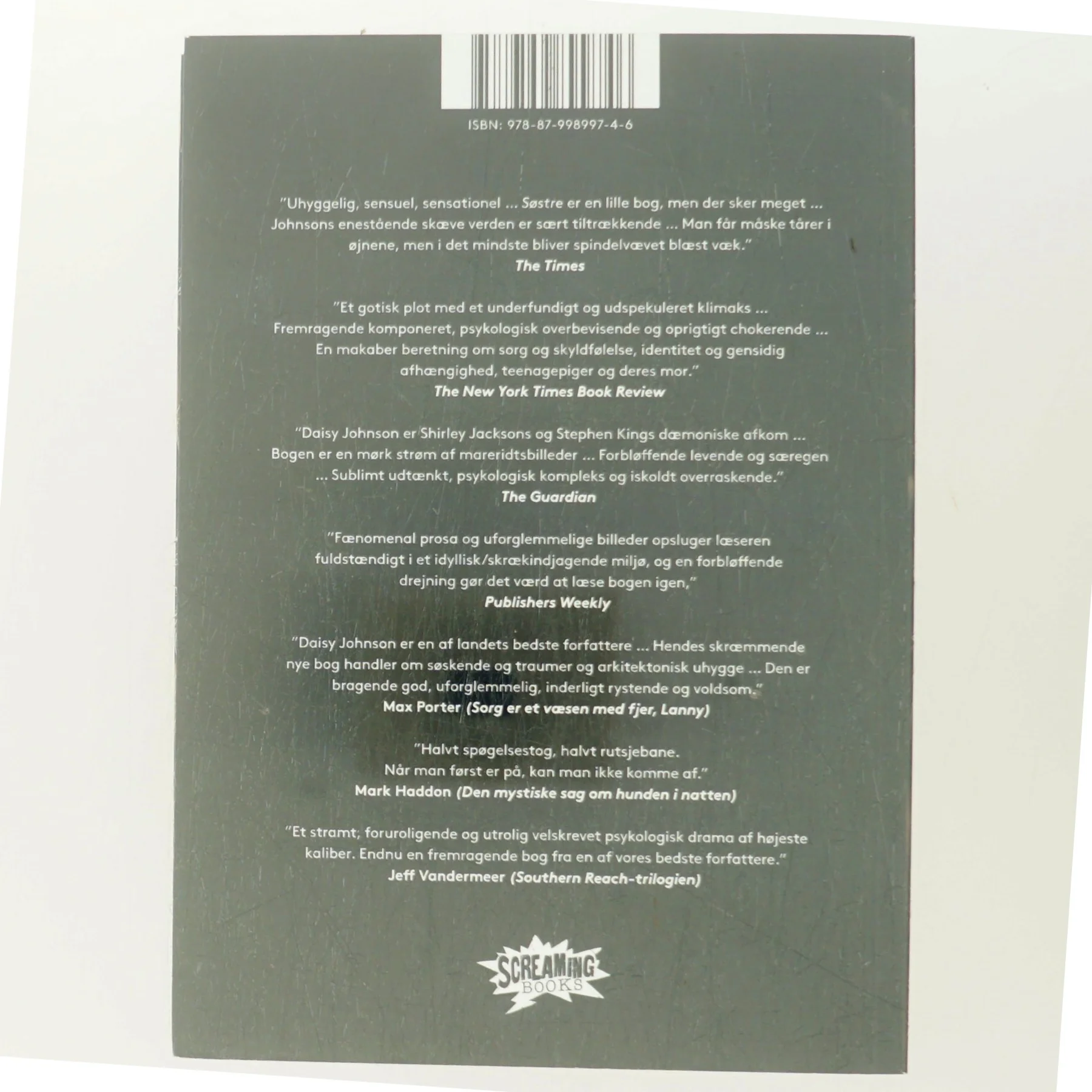 Søstre af Daisy Johnson (Bog)