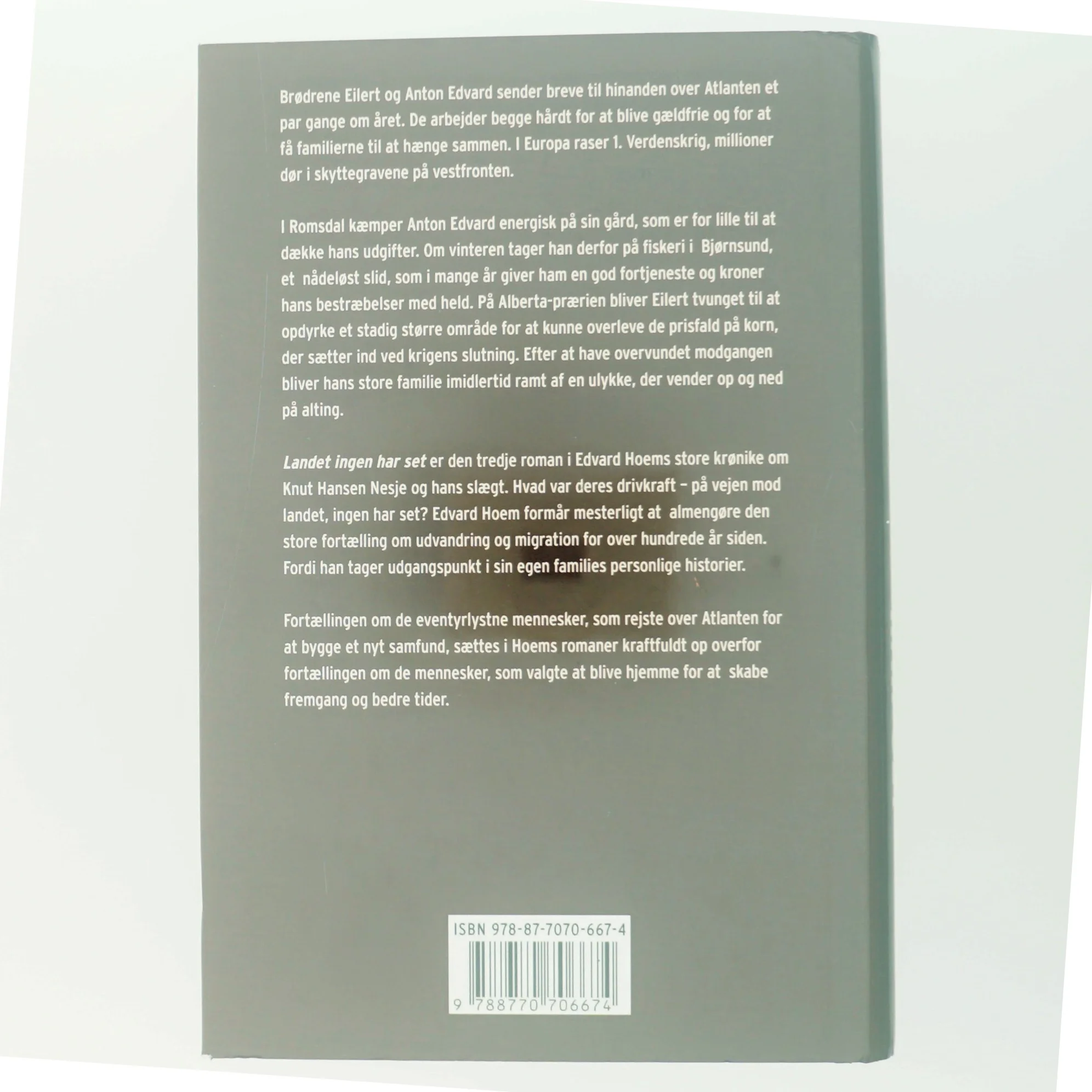 Landet ingen har set : roman af Edvard Hoem (Bog)