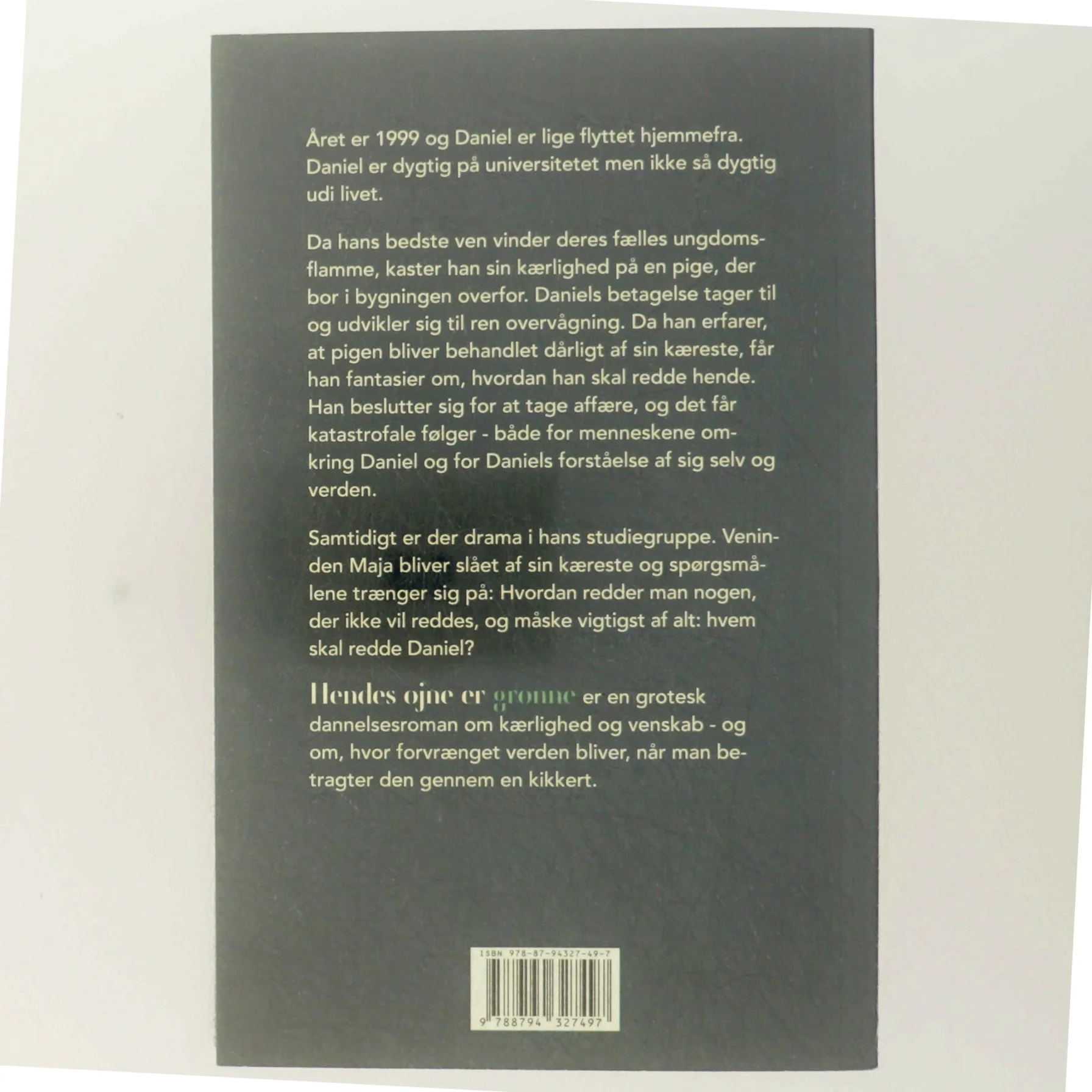 Hendes øjne er grønne : roman af Ole Højbo Andersen (Bog)