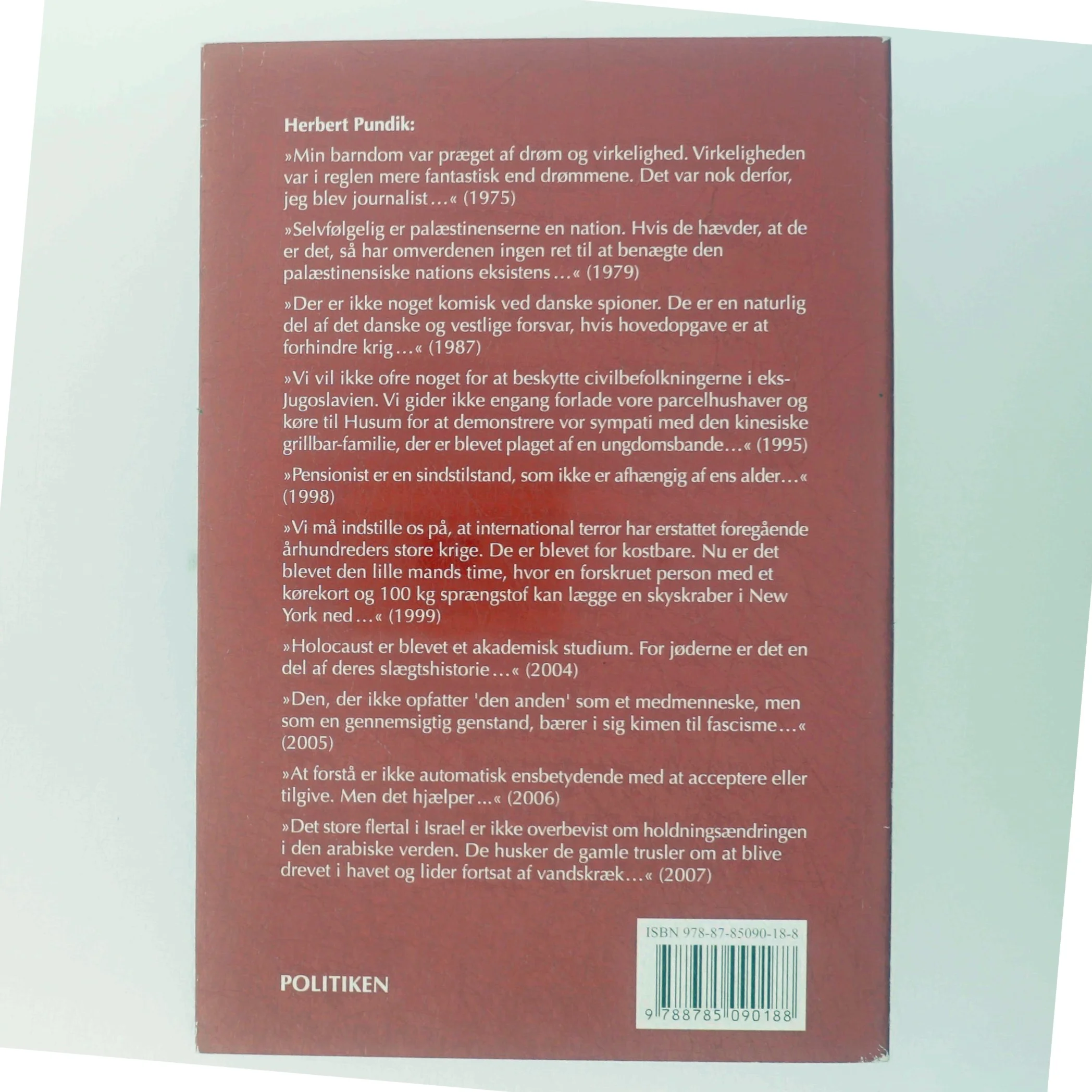 Pundik : udvalgte artikler fra 1946 til i dag af Herbert Pundik (Bog)