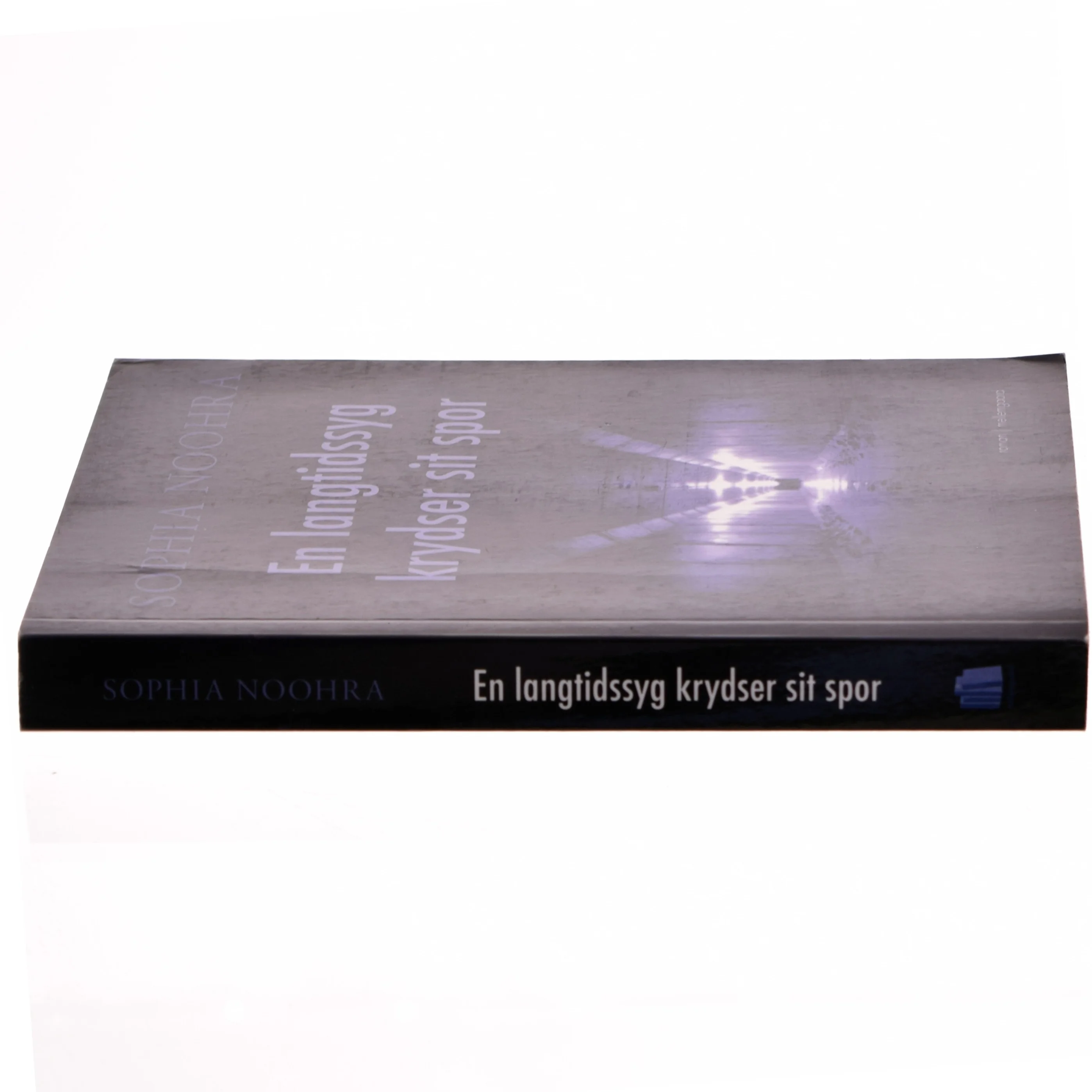 En langtidssyg krydser sit spor af Sophia Noohra (Bog)