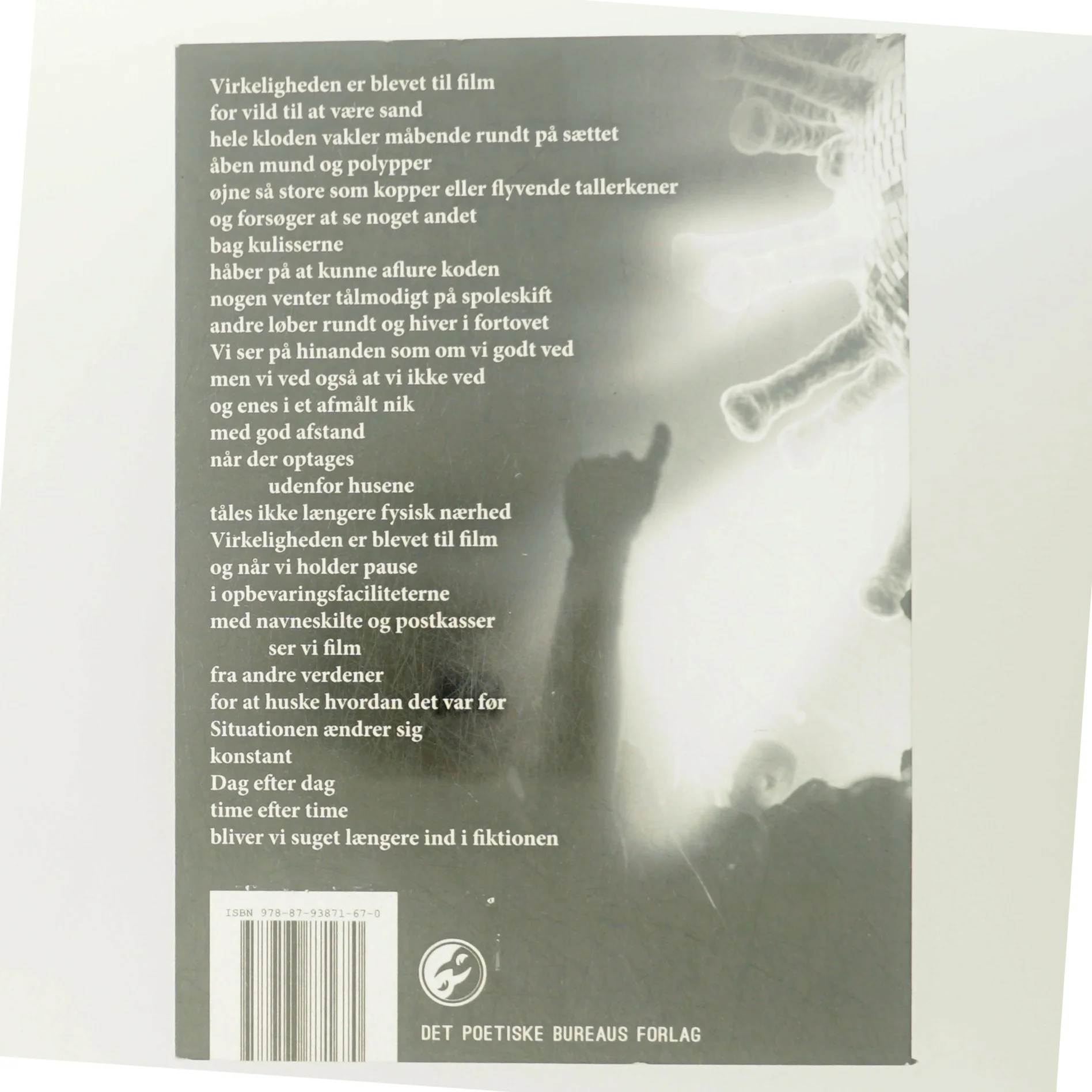 Dansen om pigkuglen : digte fra det covidcæne af Claus Ankersen (Bog)