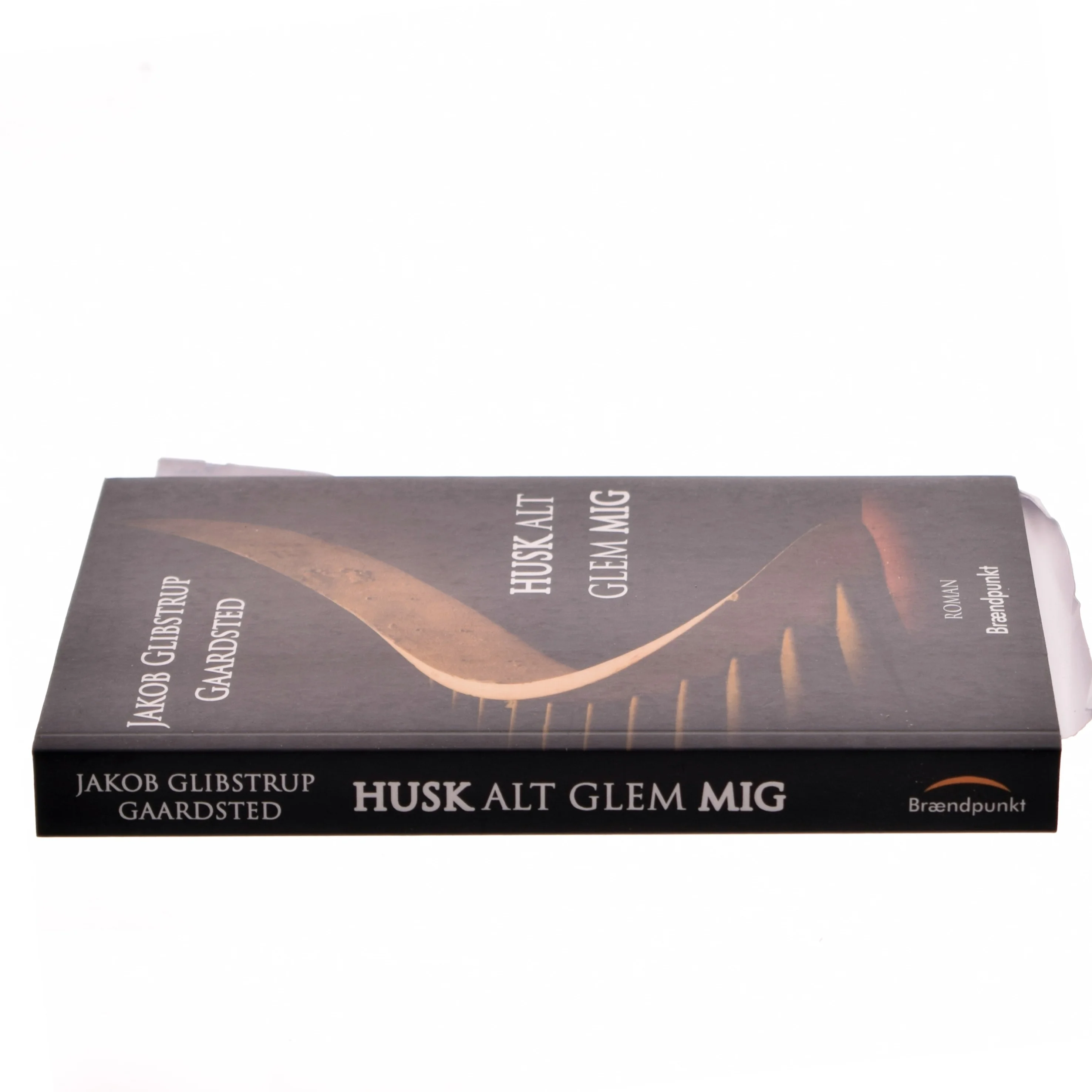 Husk alt, glem mig : roman af Jakob Glibstrup Gaardsted (f. 1992) (Bog)