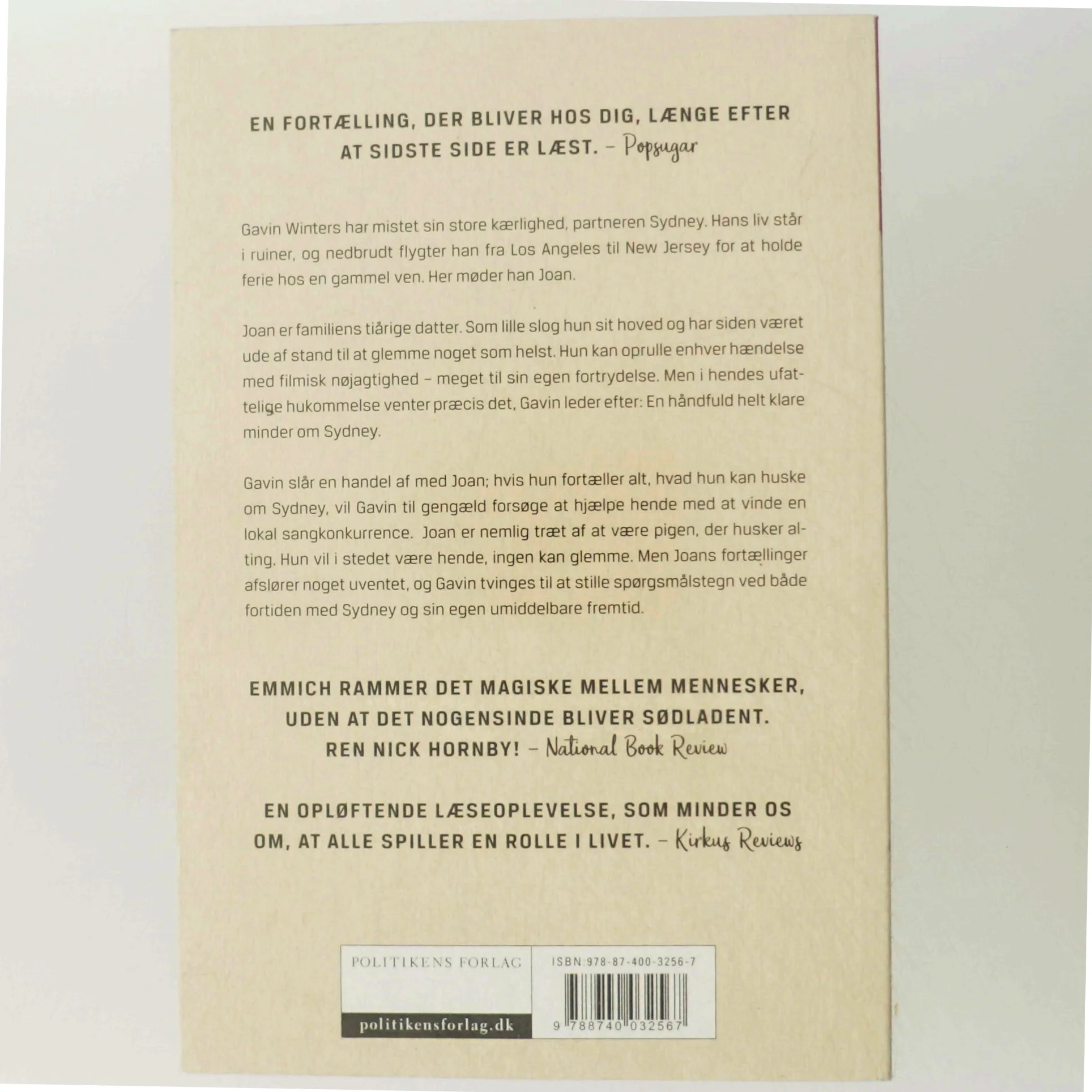 Fordele og ulemper ved at huske : roman af Val Emmich (Bog)