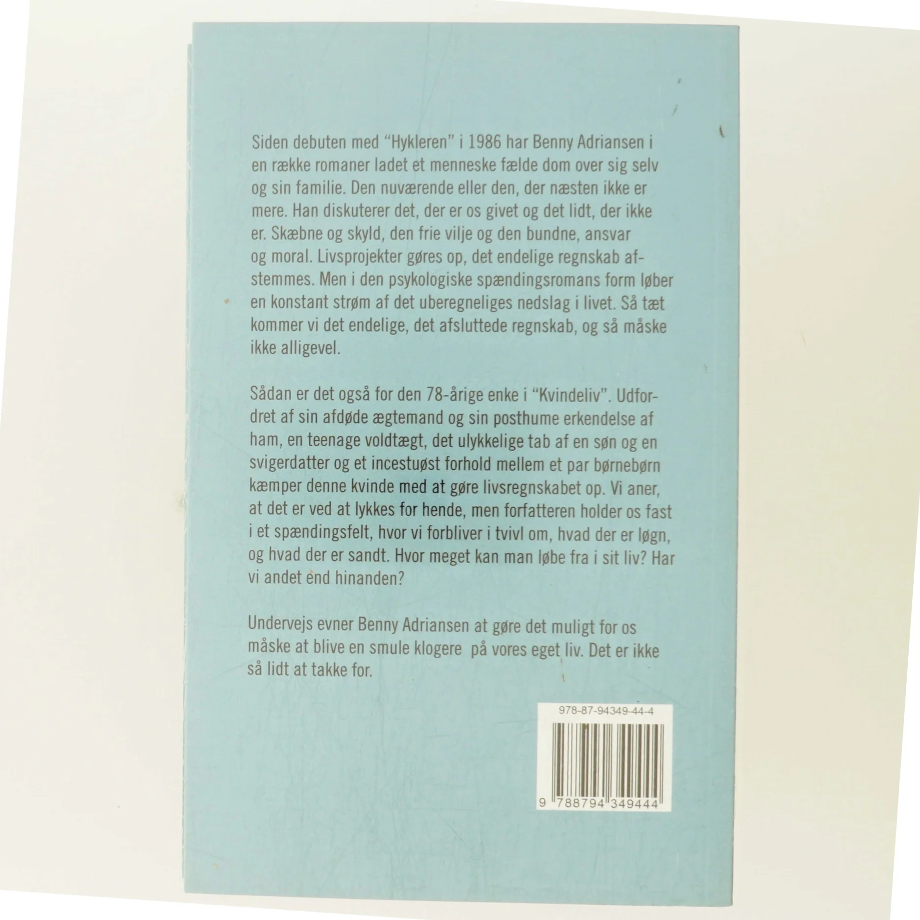 Kvindeliv : roman af Benny Adriansen (Bog)