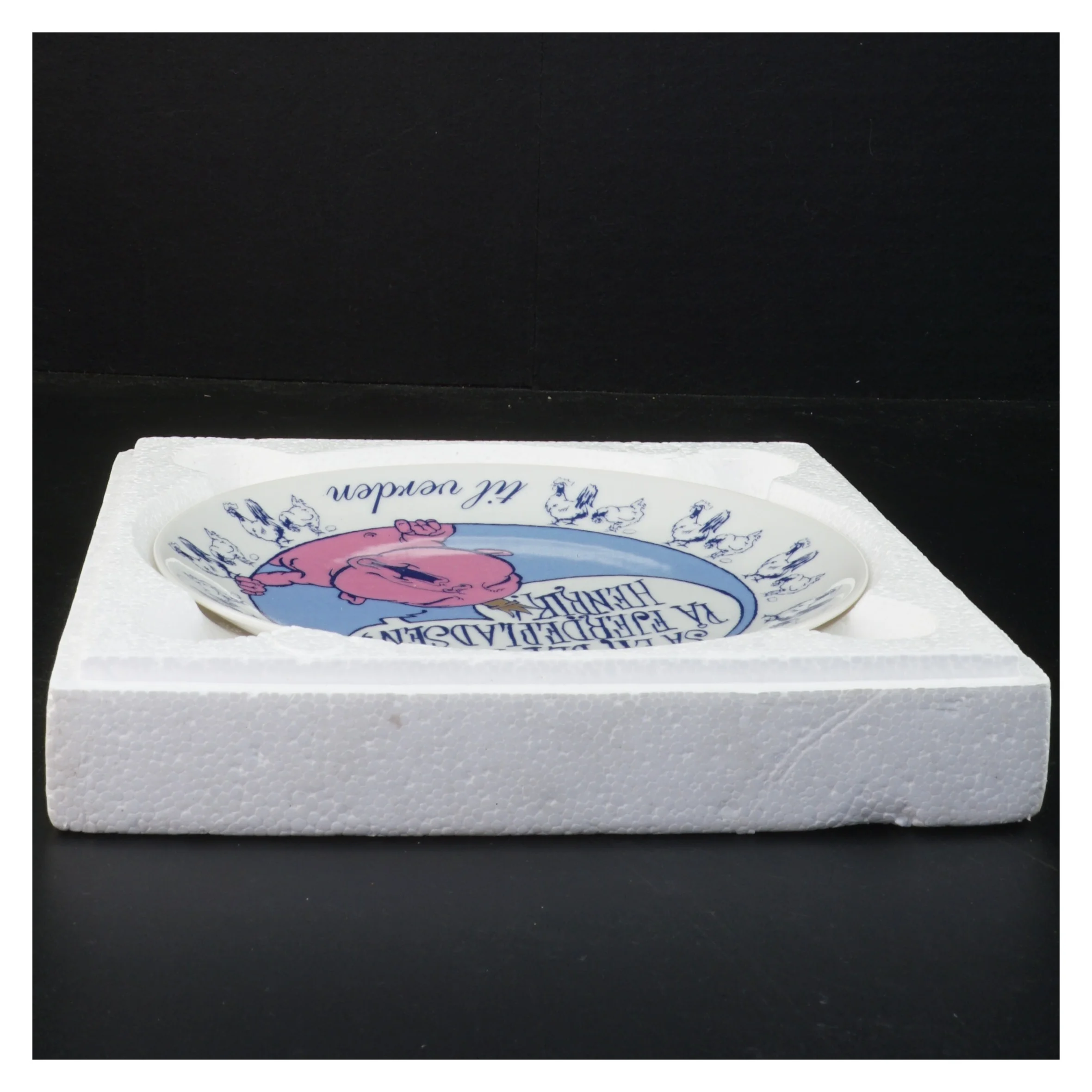 Bagsiden tallerken 2005 fra Roald Dahl (str. 19 x 2 cm)