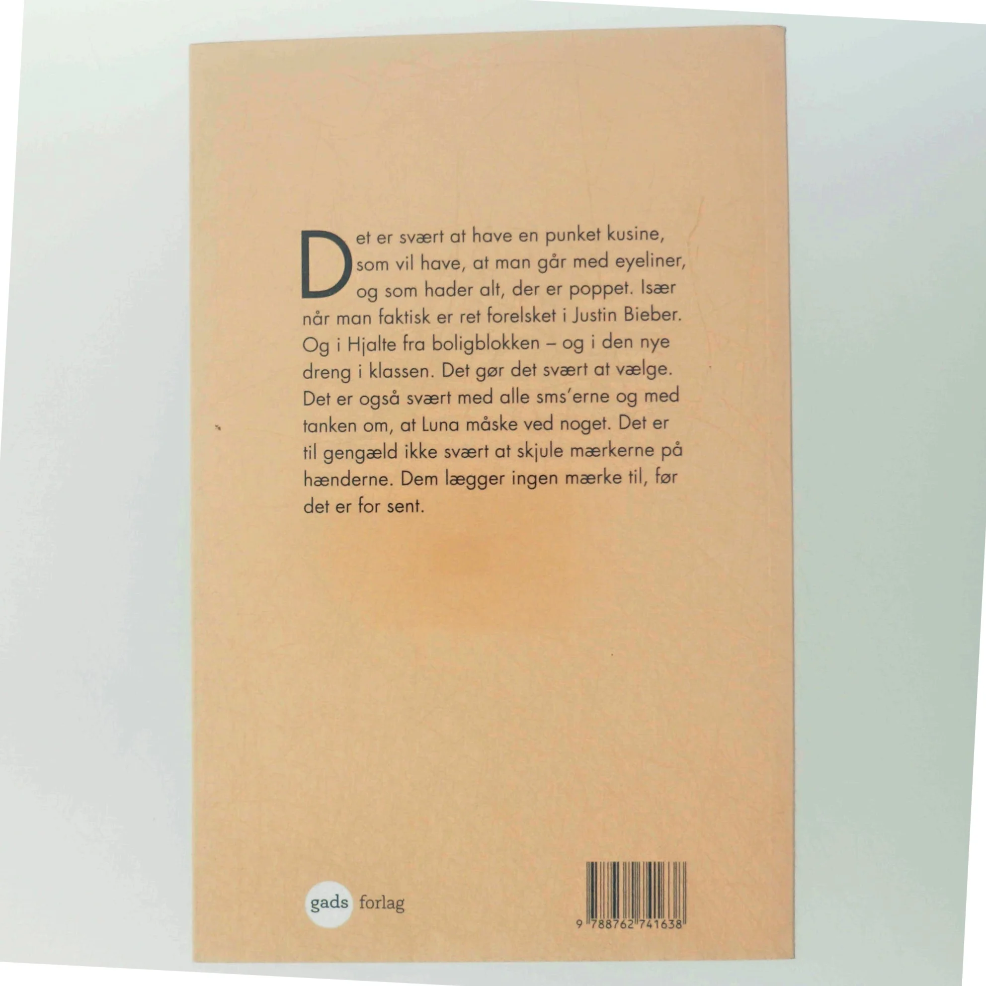 Alting begynder et sted af Tomas Lagermand Lundme (Bog)